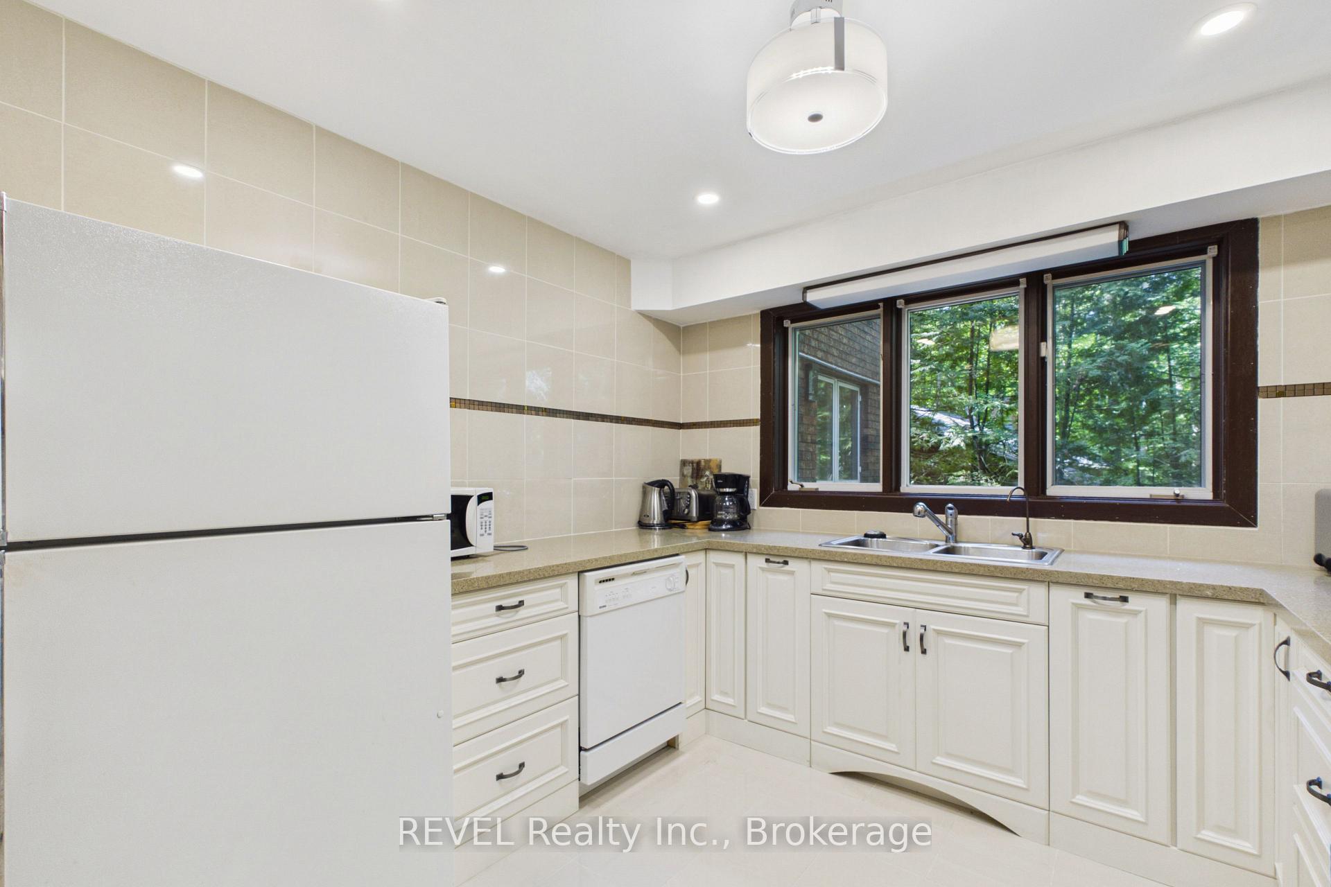Photo 12 of 370 Segwun Boulevard, Gravenhurst, Muskoka (S) — HOMEH