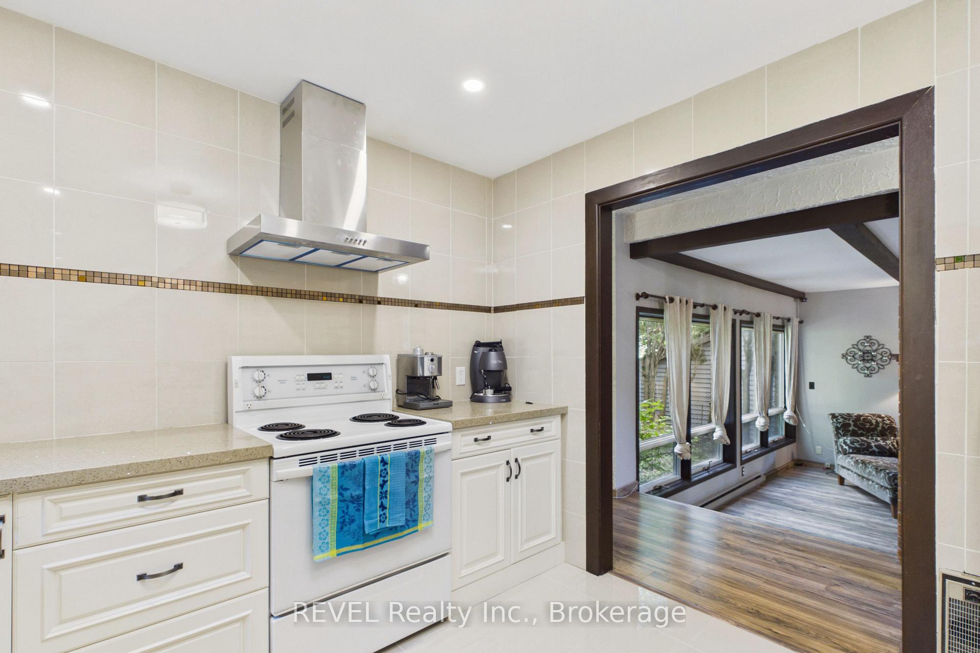 Photo 13 of 370 Segwun Boulevard, Gravenhurst, Muskoka (S) — HOMEH