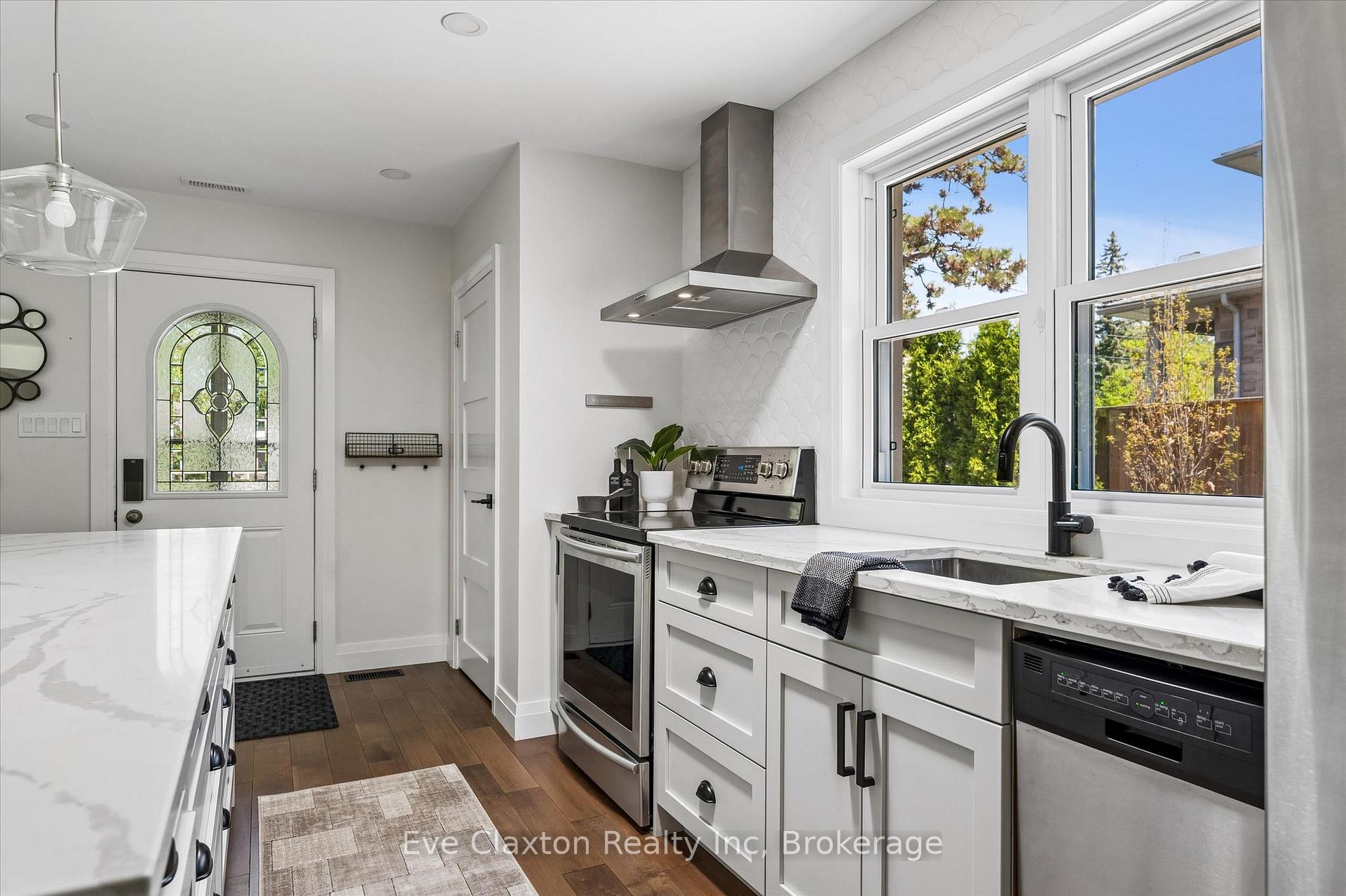Photo 13 of 90 Dean Avenue, Guelph, Dovercliffe Park/Old University — HOMEH