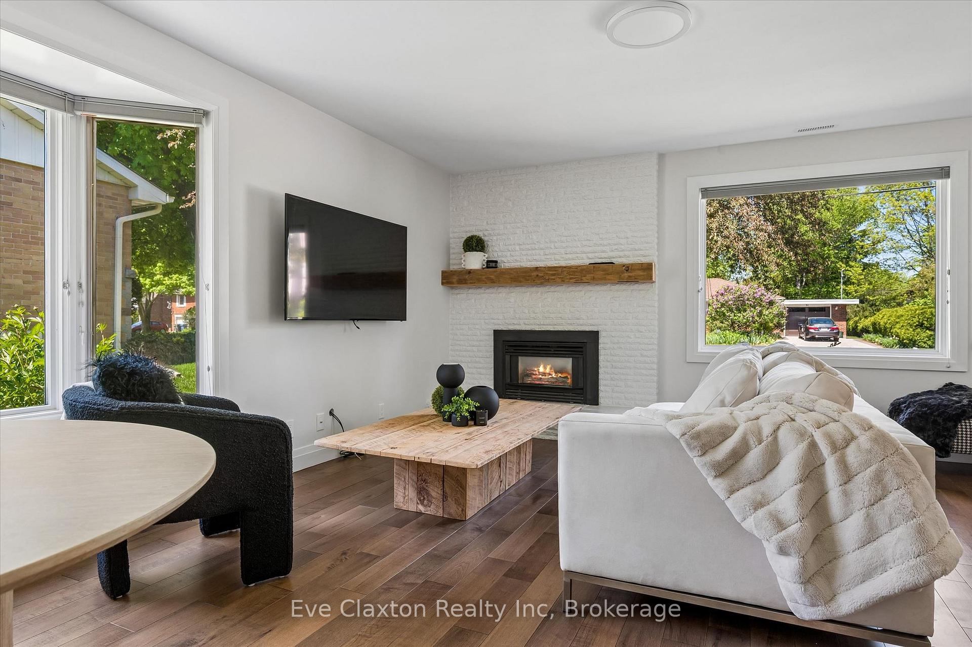 Photo 18 of 90 Dean Avenue, Guelph, Dovercliffe Park/Old University — HOMEH