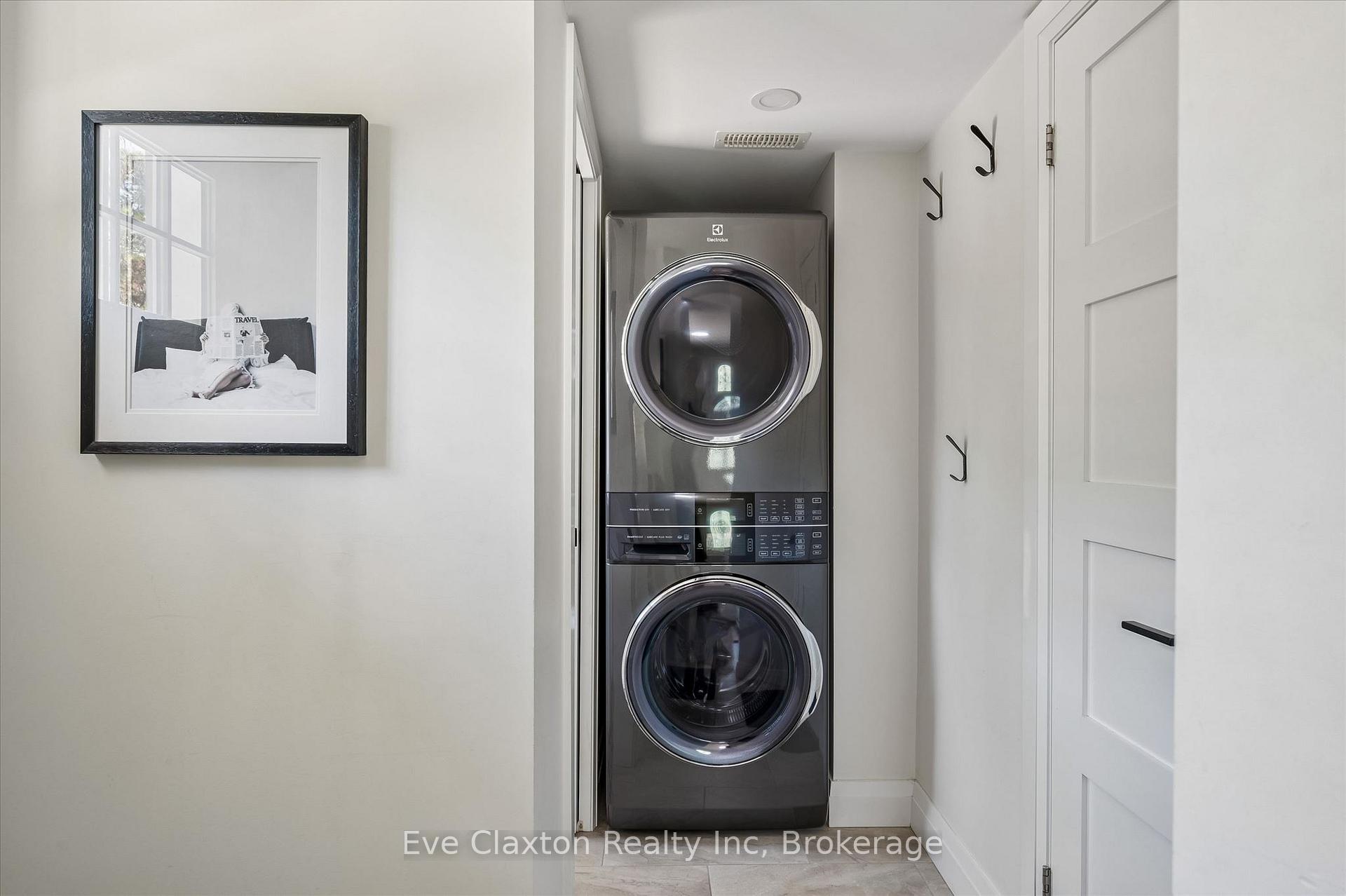 Photo 22 of 90 Dean Avenue, Guelph, Dovercliffe Park/Old University — HOMEH