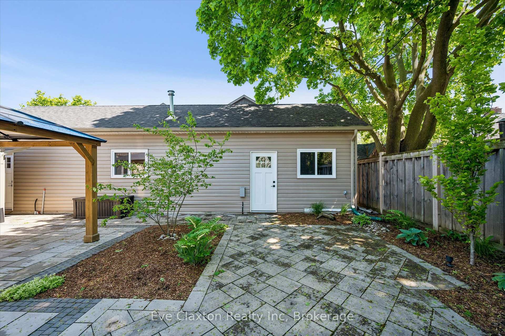 Photo 39 of 90 Dean Avenue, Guelph, Dovercliffe Park/Old University — HOMEH