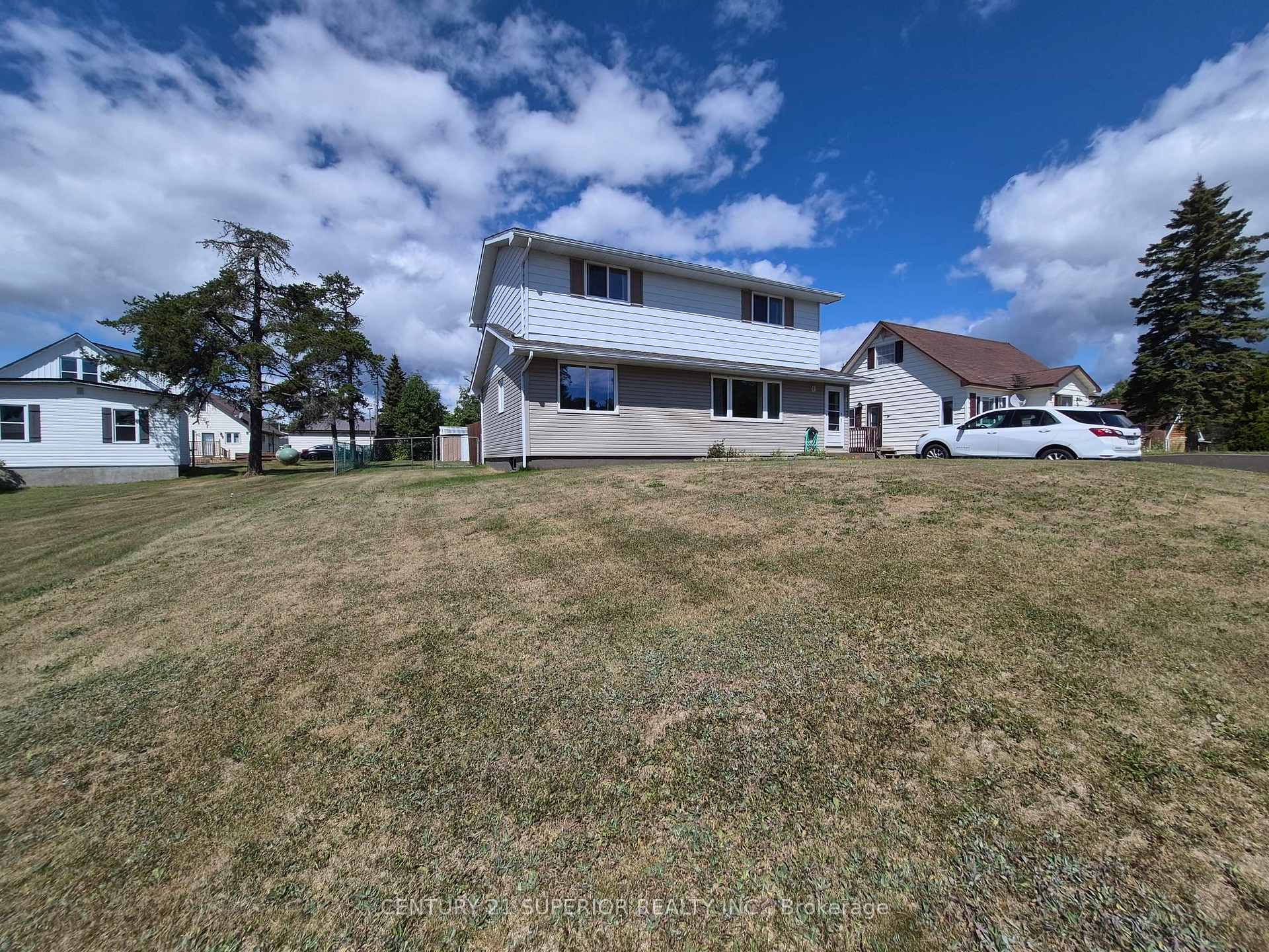 Photo 2 of 1 Laurier Ave, Terrace Bay, TB-92 — HOMEH