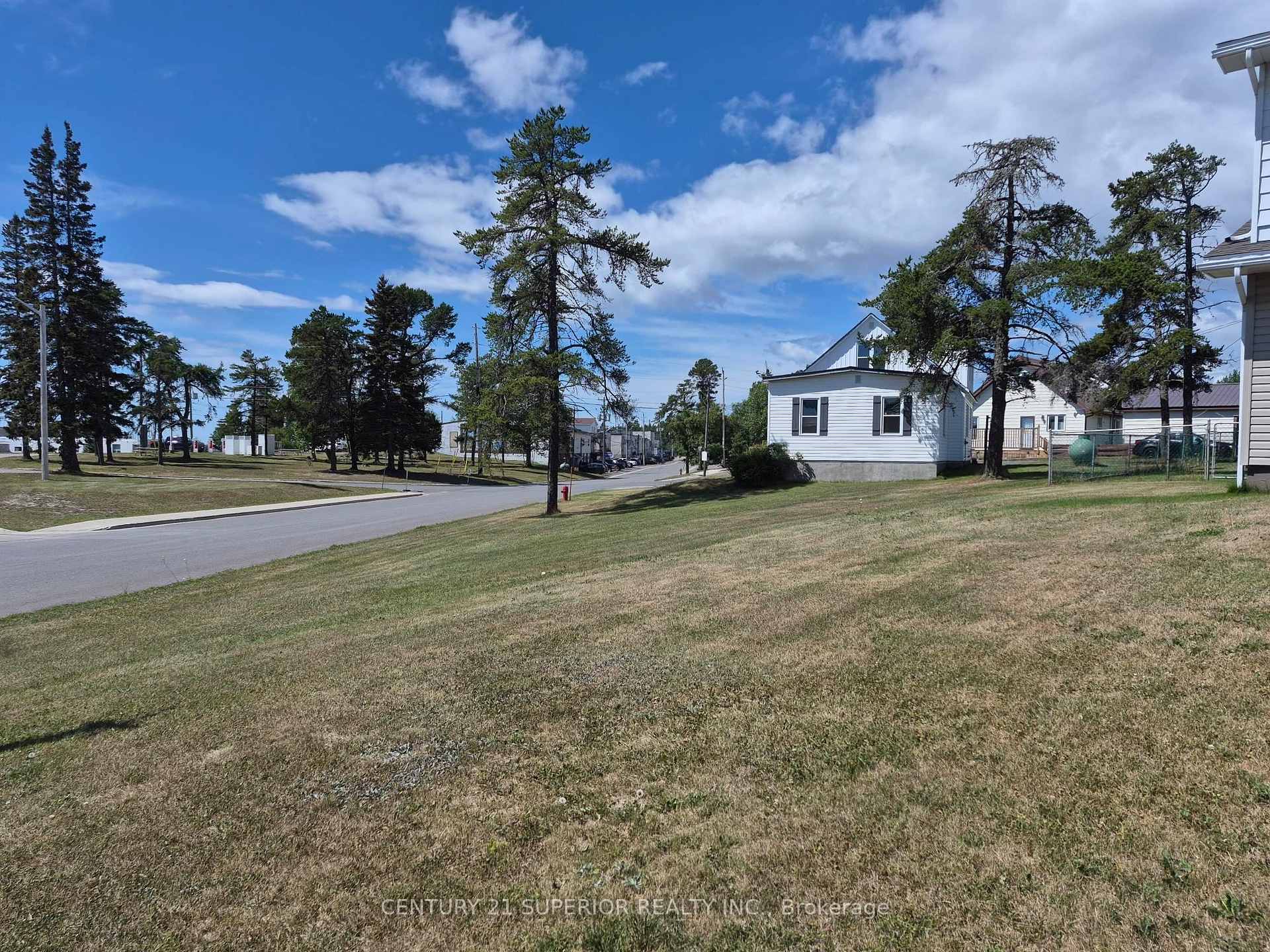Photo 4 of 1 Laurier Ave, Terrace Bay, TB-92 — HOMEH