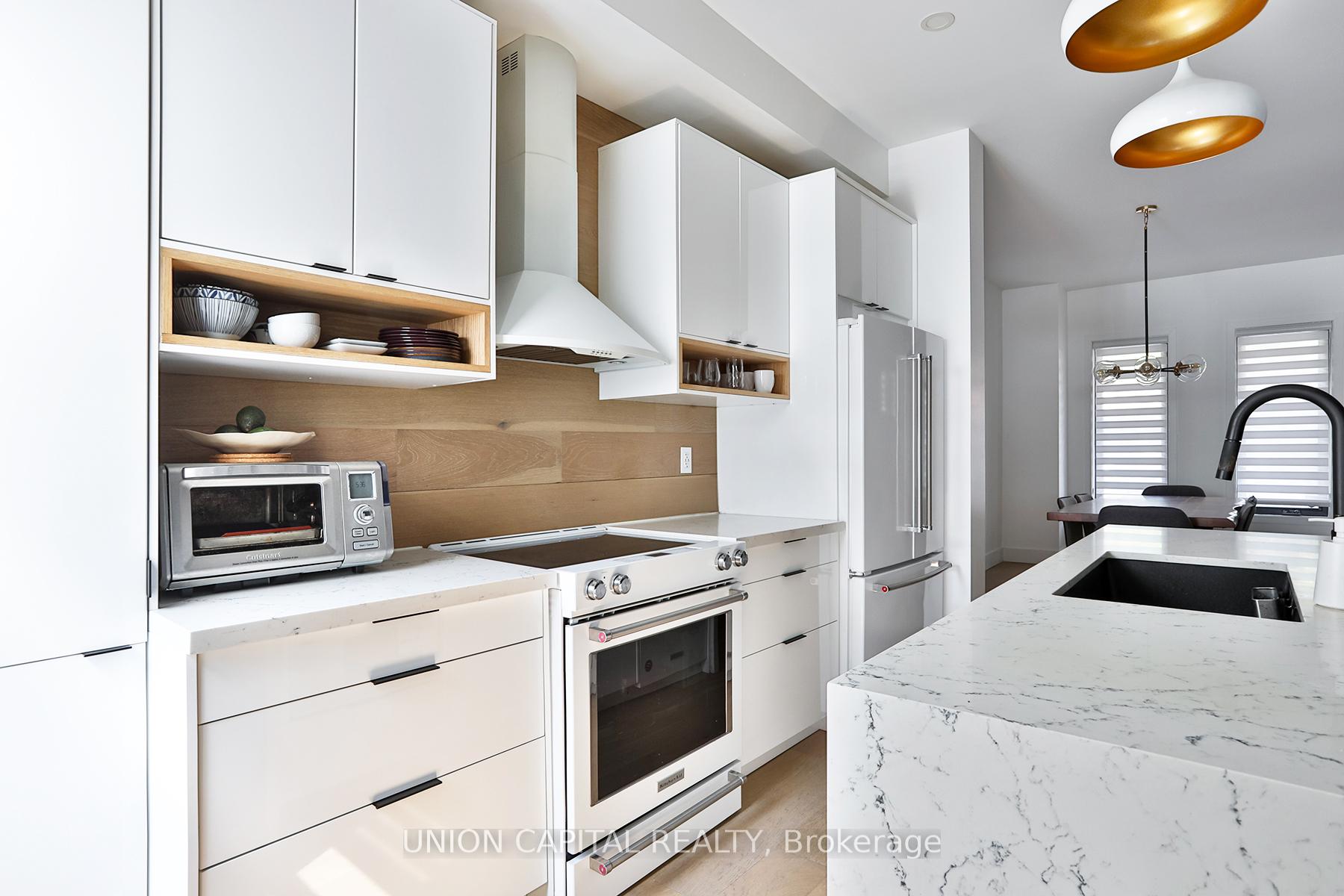 Photo 2 of 21 Alma Avenue, Toronto, Little Portugal — HOMEH