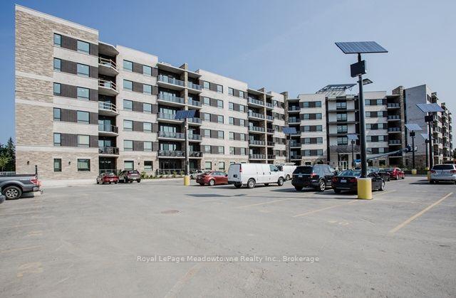 Photo of Unit 309, 33 Whitmer Street