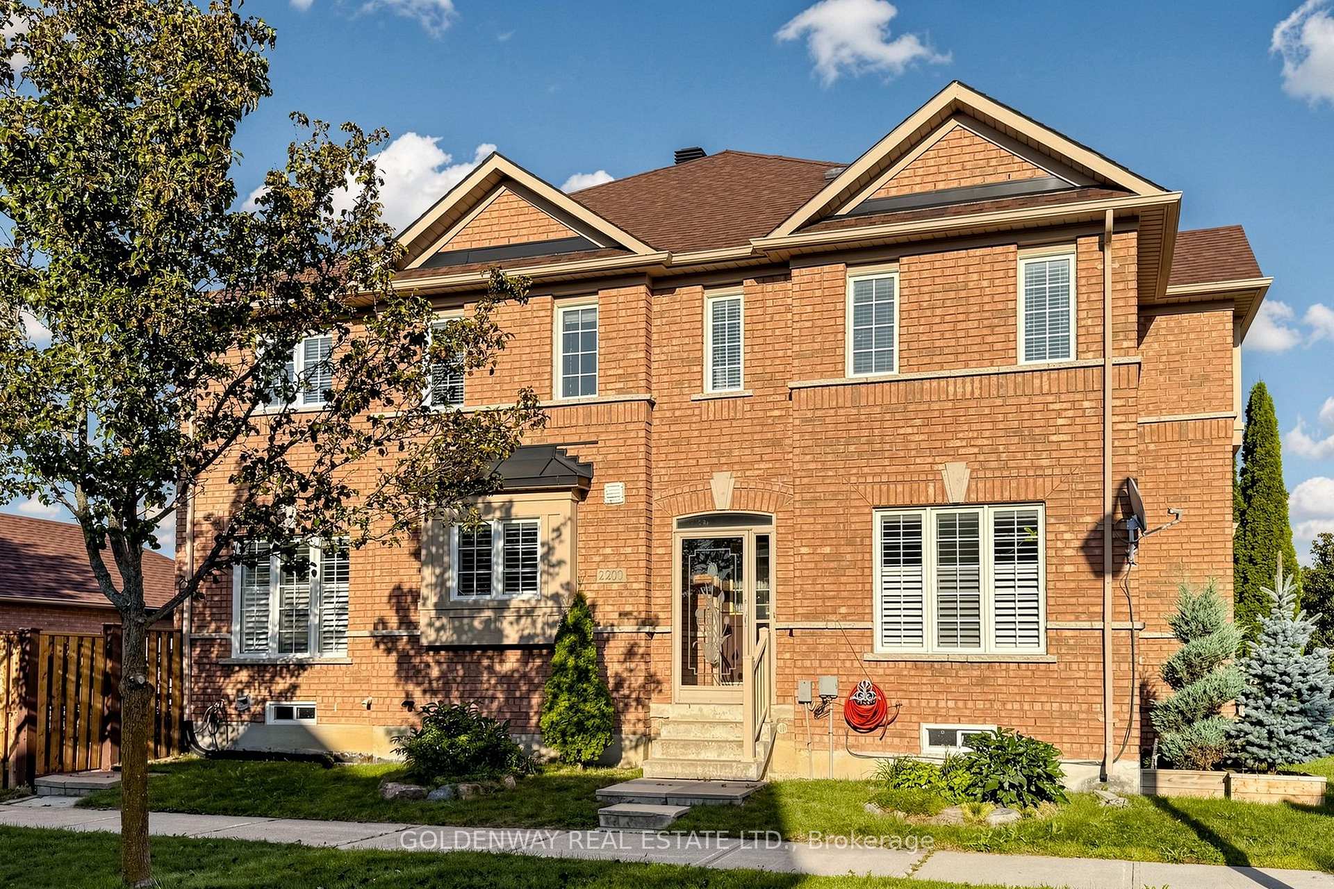 Photo 2 of 2200 Bur Oak Avenue, Markham, Greensborough — HOMEH