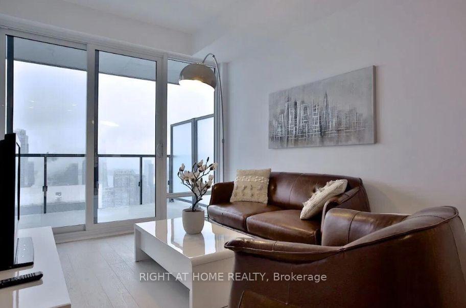 Photo 9 of Unit 4208, 488 University Avenue, Toronto, Kensington-Chinatown — HOMEH