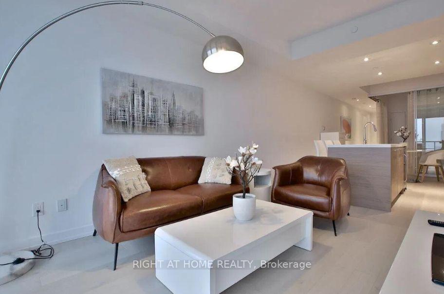Photo 11 of Unit 4208, 488 University Avenue, Toronto, Kensington-Chinatown — HOMEH