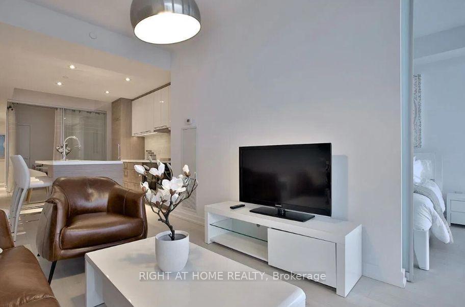 Photo 12 of Unit 4208, 488 University Avenue, Toronto, Kensington-Chinatown — HOMEH
