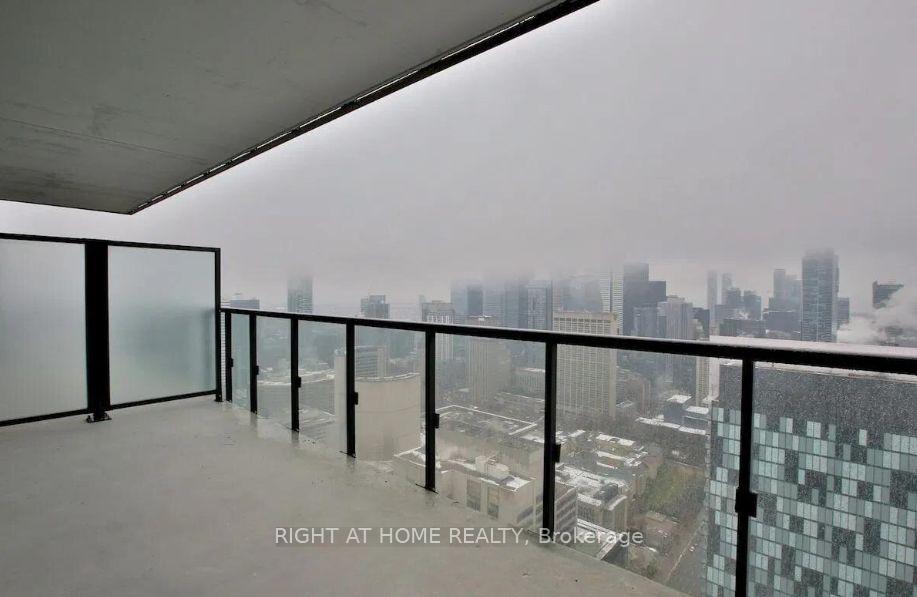 Photo 13 of Unit 4208, 488 University Avenue, Toronto, Kensington-Chinatown — HOMEH