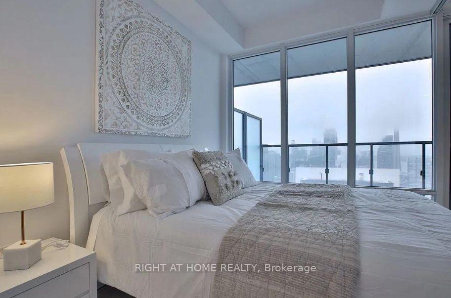Photo 14 of Unit 4208, 488 University Avenue, Toronto, Kensington-Chinatown — HOMEH