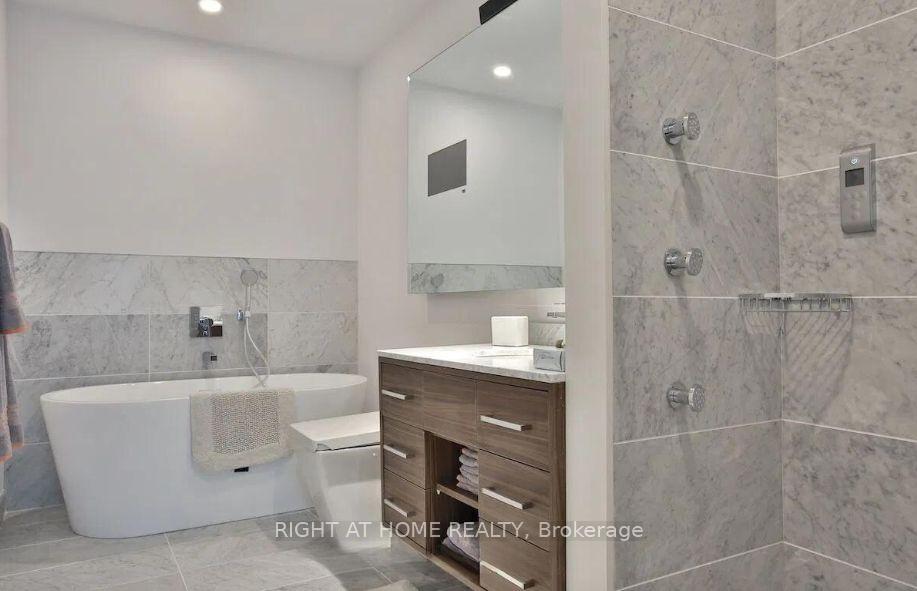 Photo 18 of Unit 4208, 488 University Avenue, Toronto, Kensington-Chinatown — HOMEH