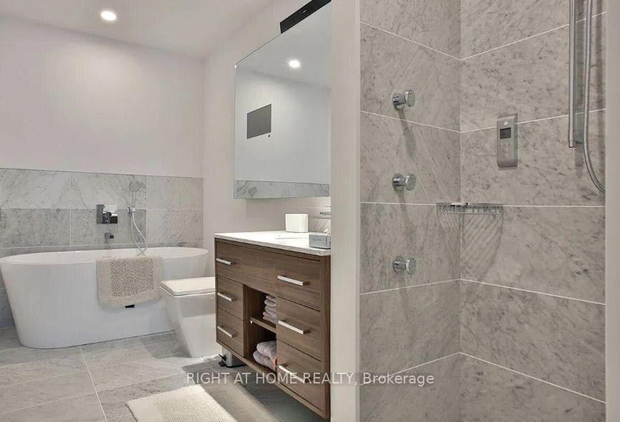 Photo 19 of Unit 4208, 488 University Avenue, Toronto, Kensington-Chinatown — HOMEH
