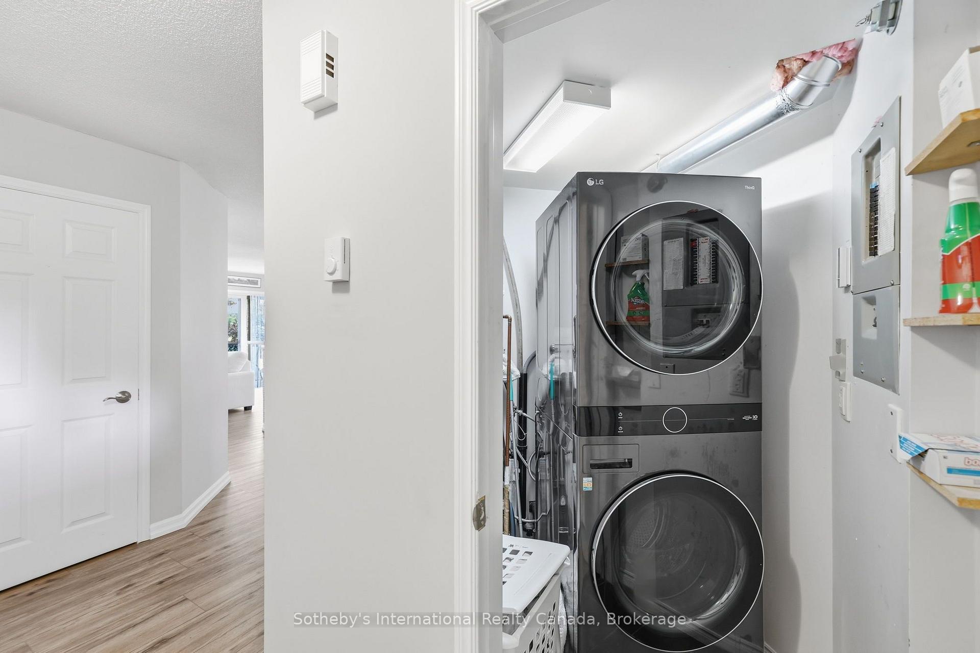 Photo 4 of 346 Mariners Way, Collingwood — HOMEH