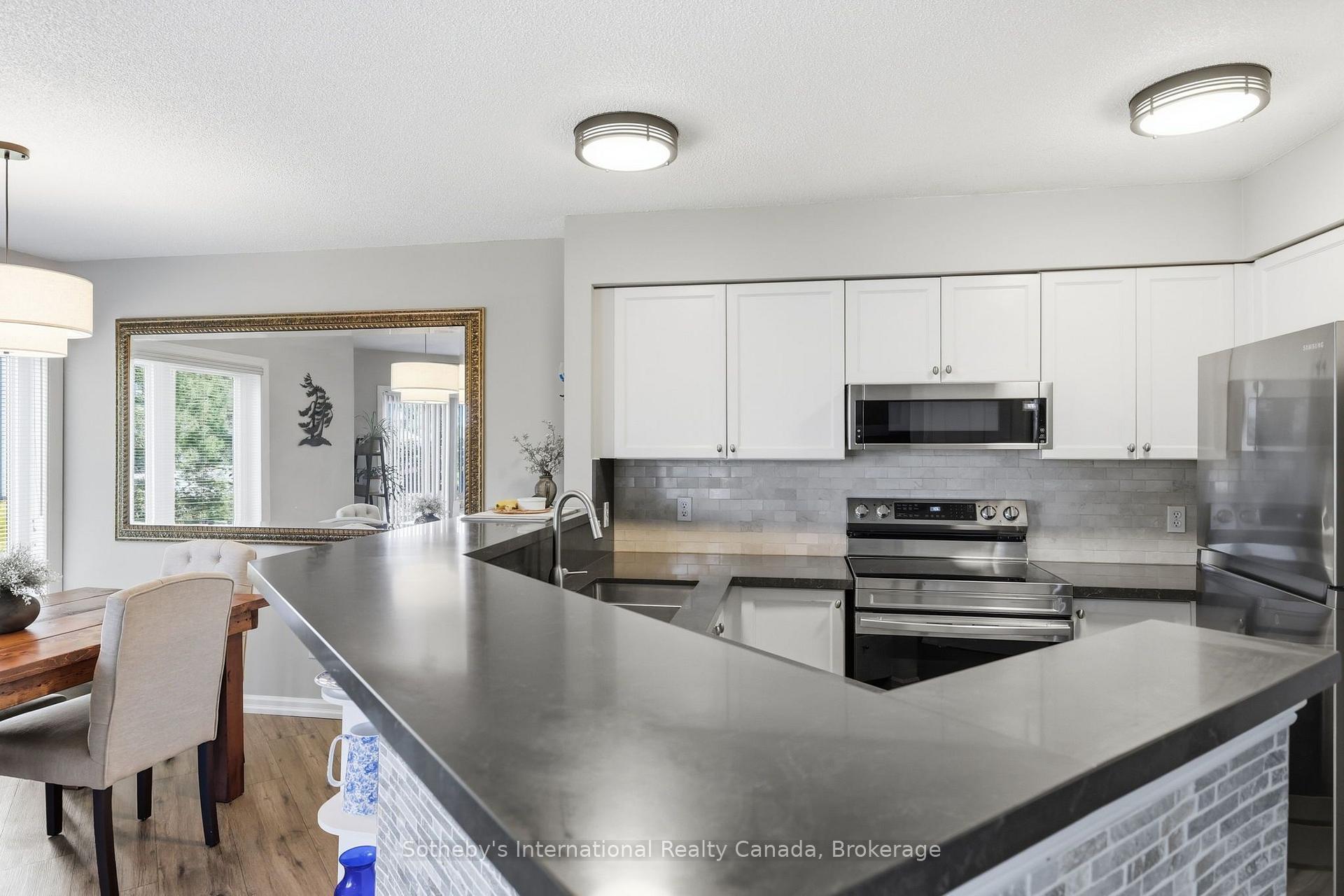 Photo 8 of 346 Mariners Way, Collingwood — HOMEH