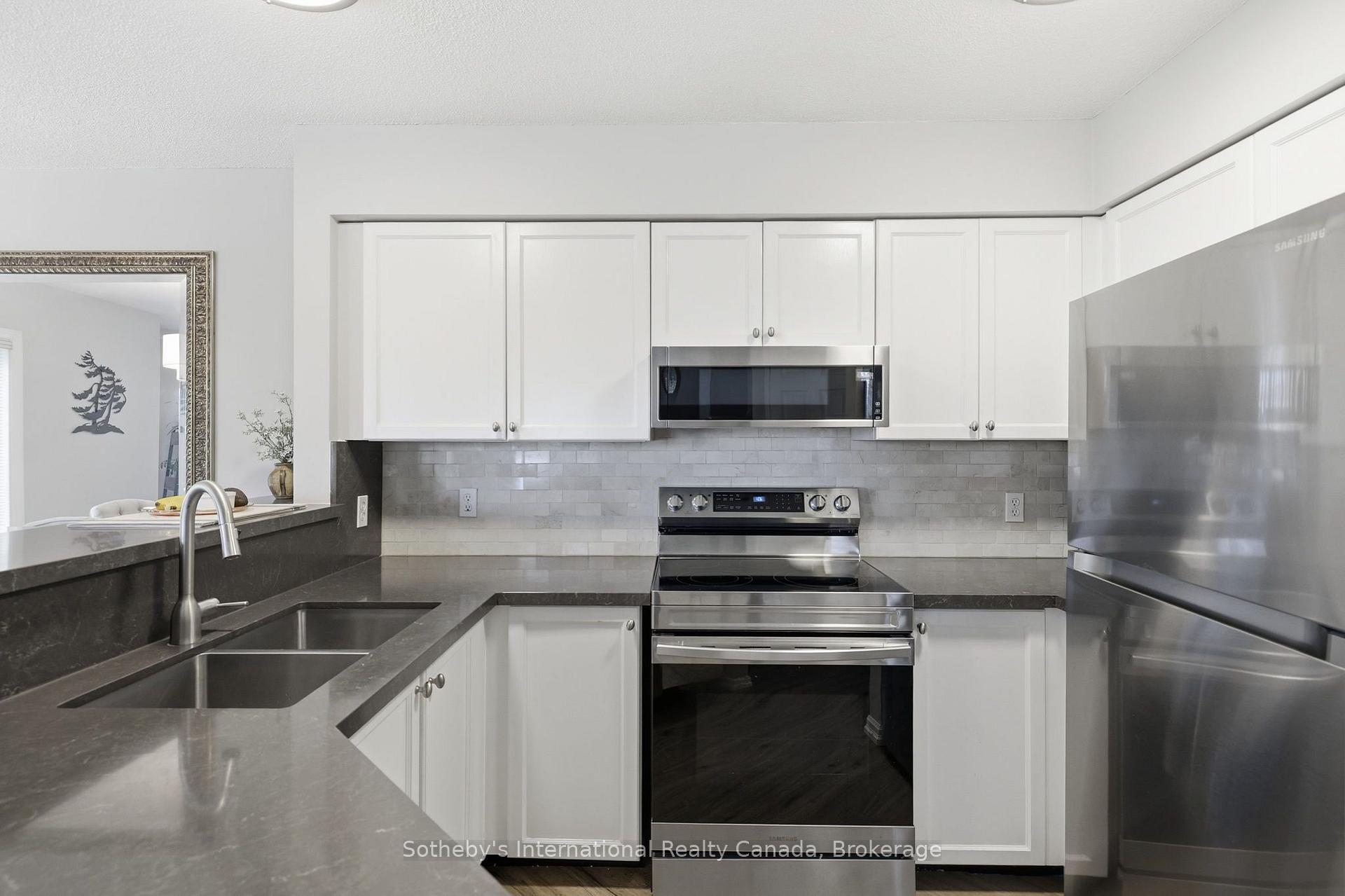 Photo 11 of 346 Mariners Way, Collingwood — HOMEH