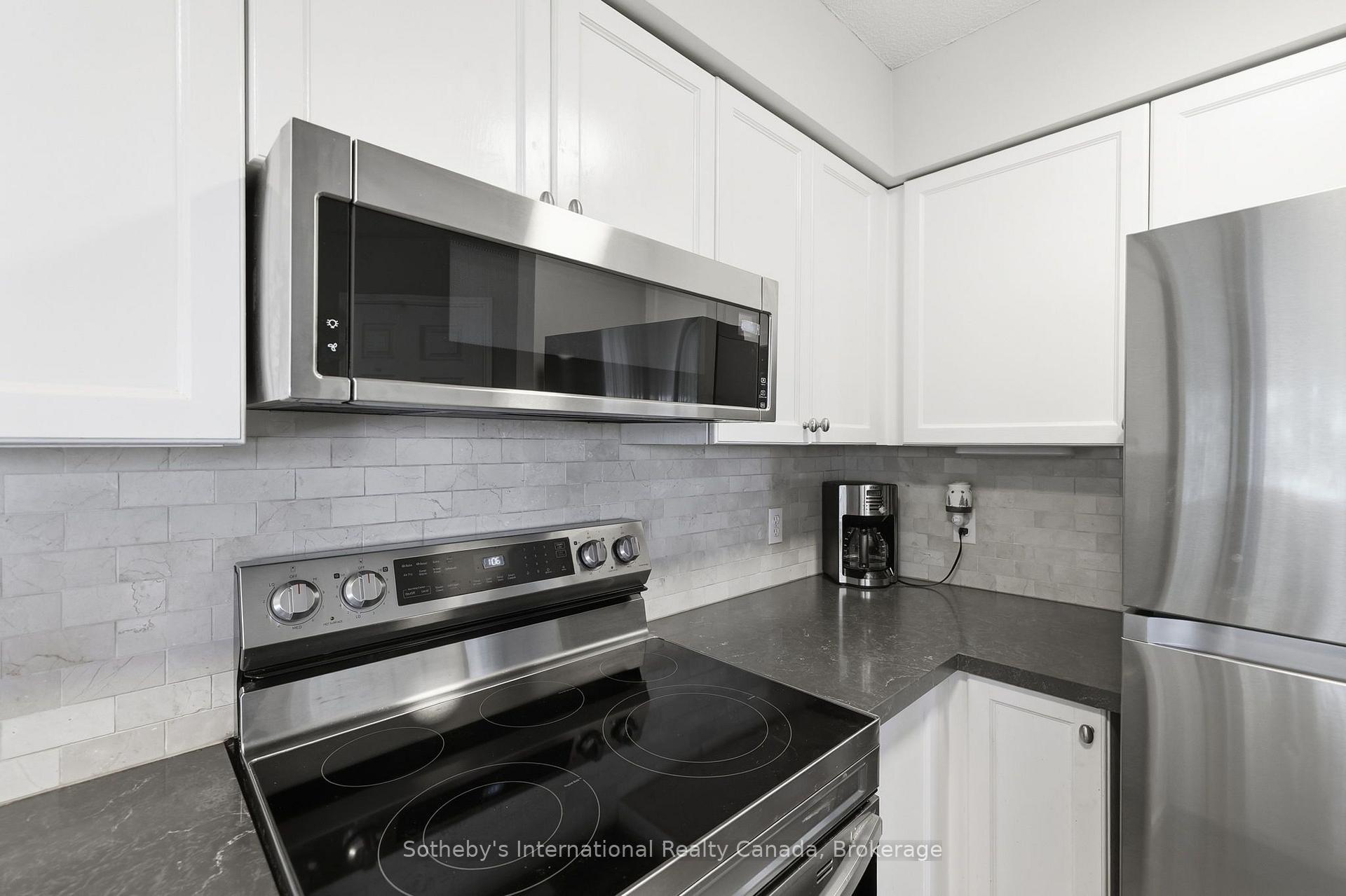 Photo 12 of 346 Mariners Way, Collingwood — HOMEH