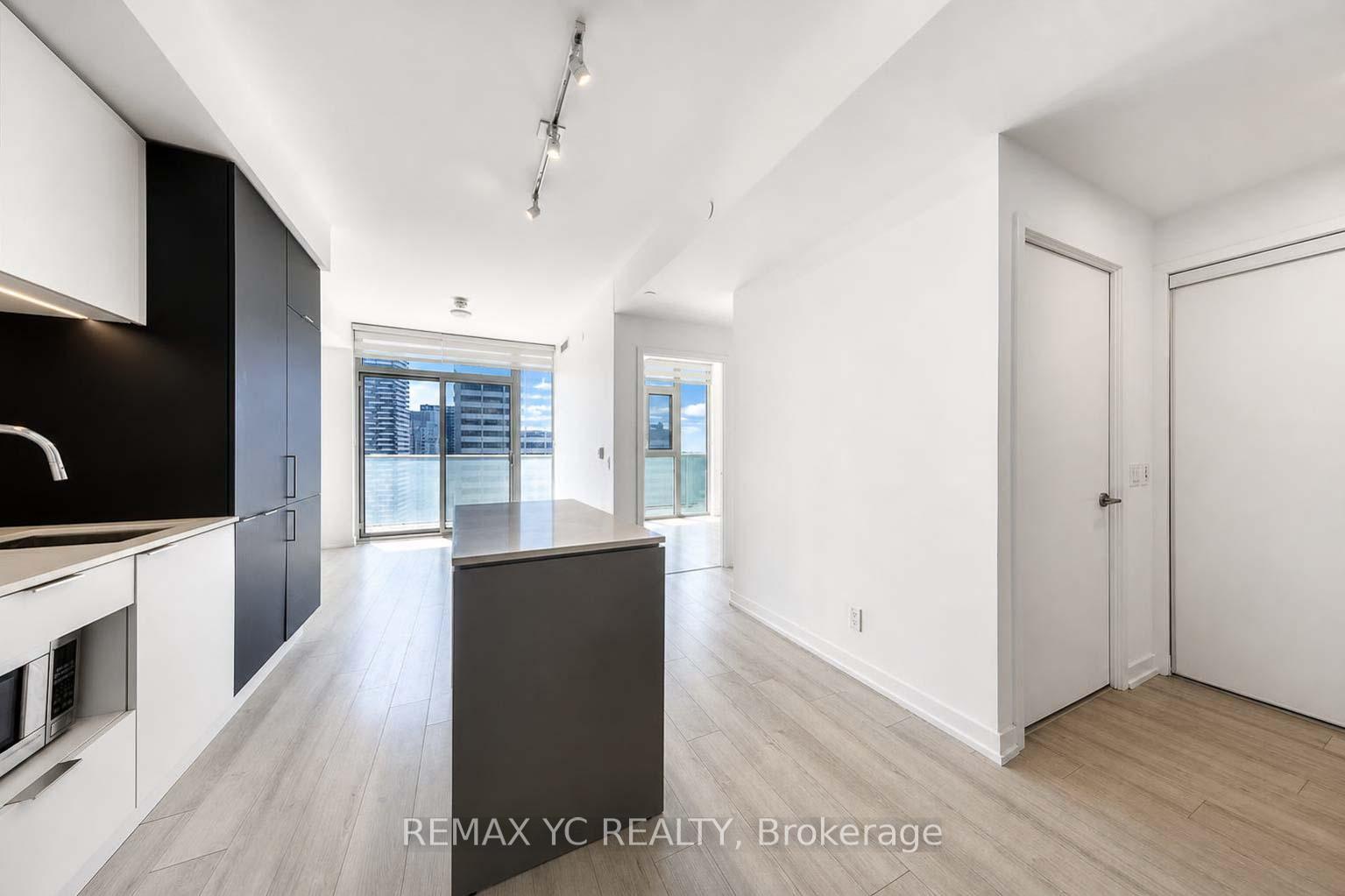 Photo 7 of Unit 2408, 33 Helendale Avenue, Toronto, Yonge-Eglinton — HOMEH