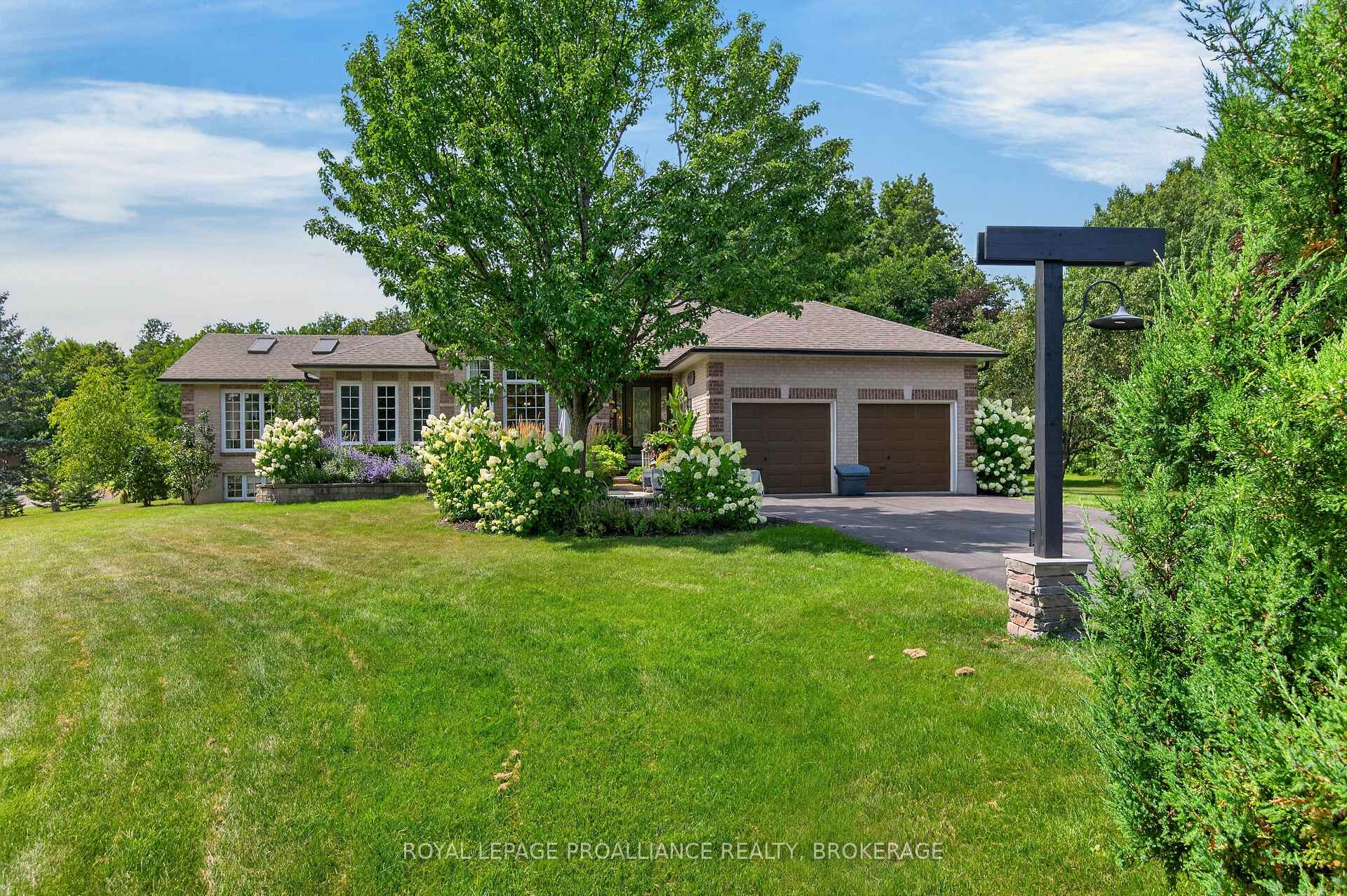 Photo 1 of 3335 Four Seasons Drive, Frontenac, Frontenac South — HOMEH