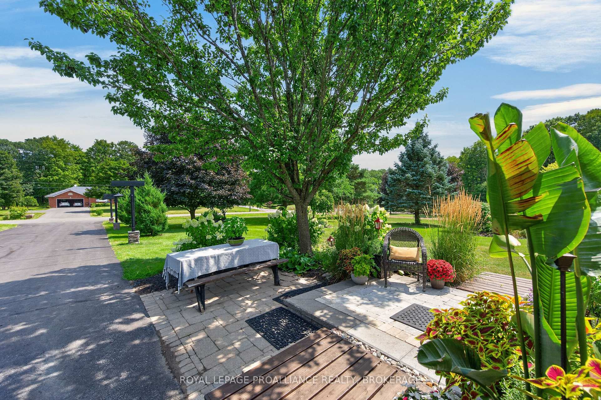 Photo 3 of 3335 Four Seasons Drive, Frontenac, Frontenac South — HOMEH