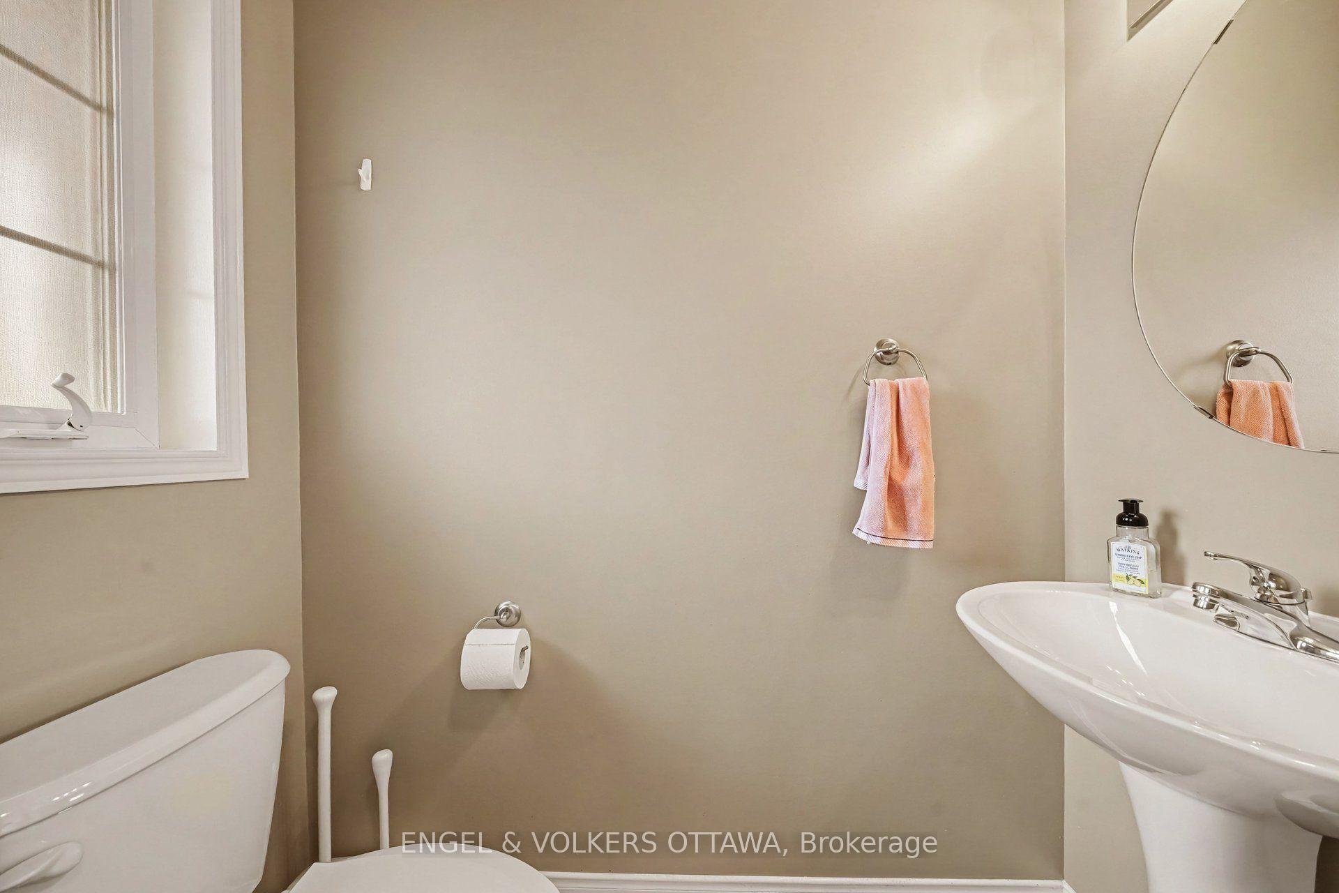 Photo 6 of 428 Dusk Private, Ottawa, Fallingbrook/Gardenway South — HOMEH
