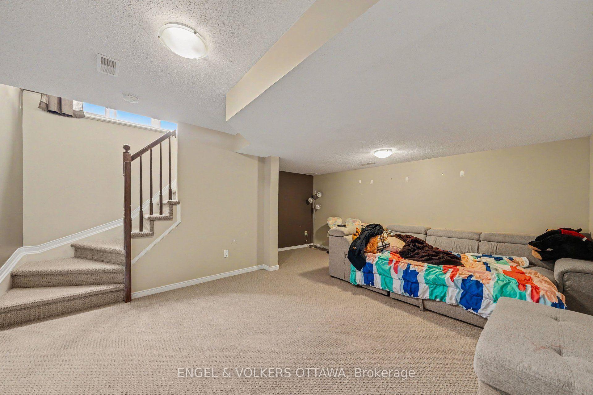 Photo 11 of 428 Dusk Private, Ottawa, Fallingbrook/Gardenway South — HOMEH