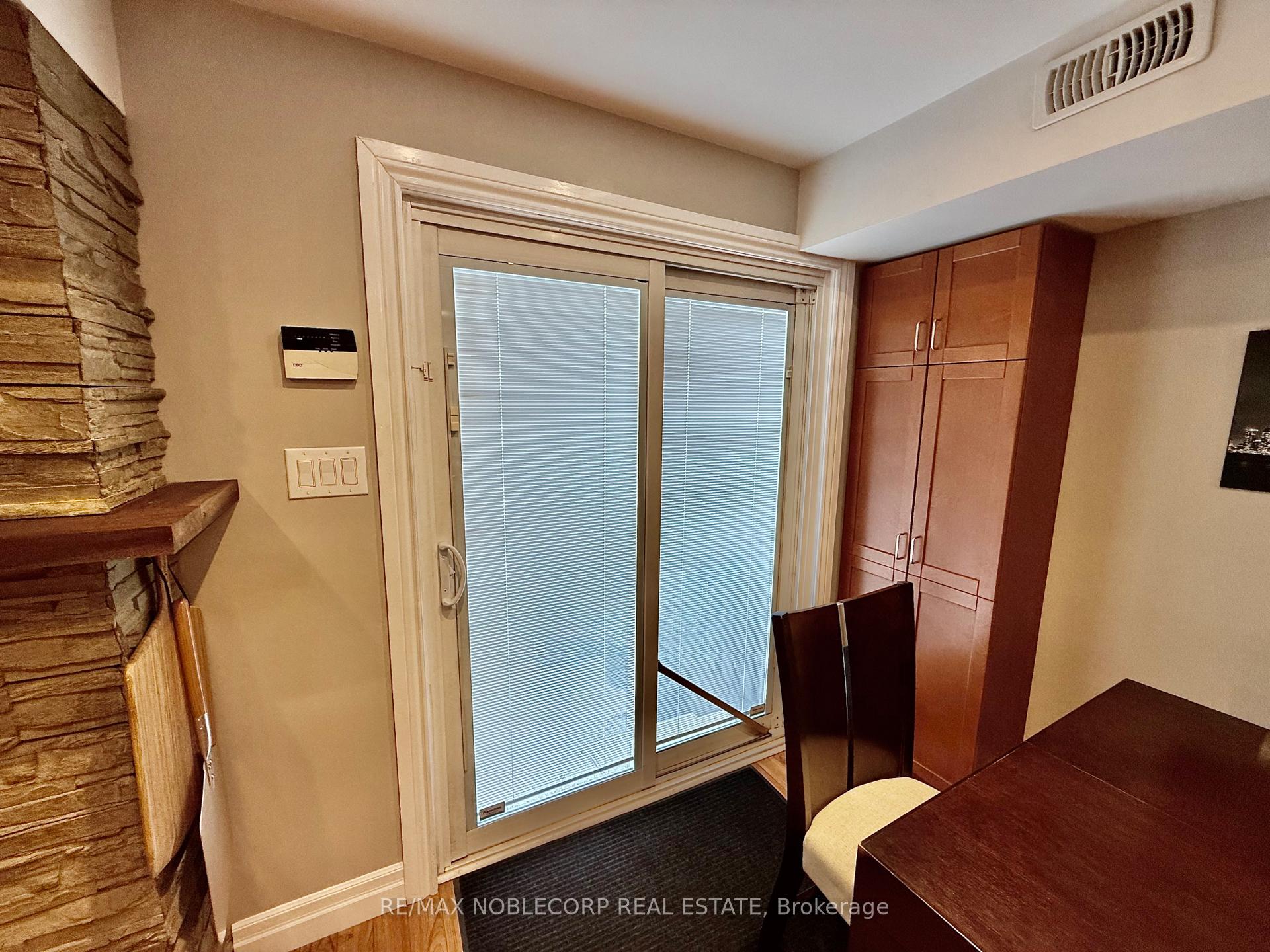 Photo 2 of Unit Basement, 38 D'amato Crescent, Vaughan, Maple — HOMEH