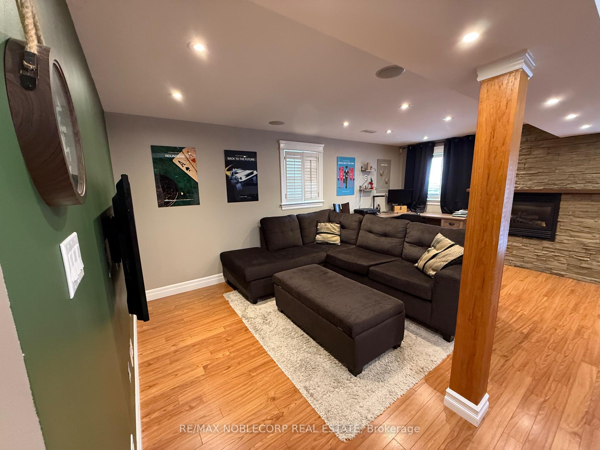 Photo 4 of Unit Basement, 38 D'amato Crescent, Vaughan, Maple — HOMEH