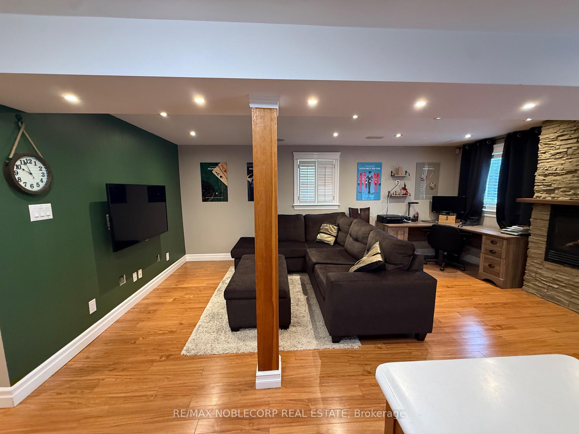 Photo 7 of Unit Basement, 38 D'amato Crescent, Vaughan, Maple — HOMEH