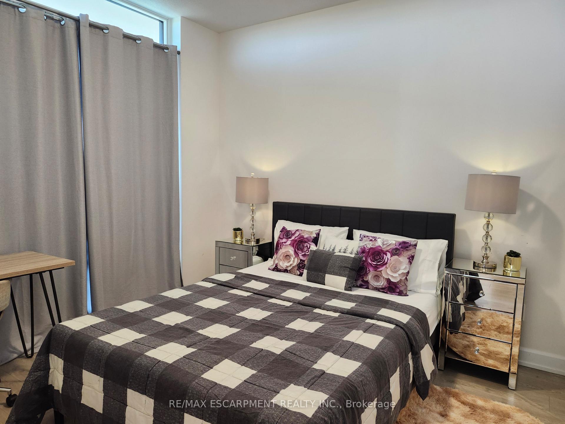 Photo 5 of Unit 607, 3220 William Coltson Avenue, Oakville, Joshua Meadows — HOMEH
