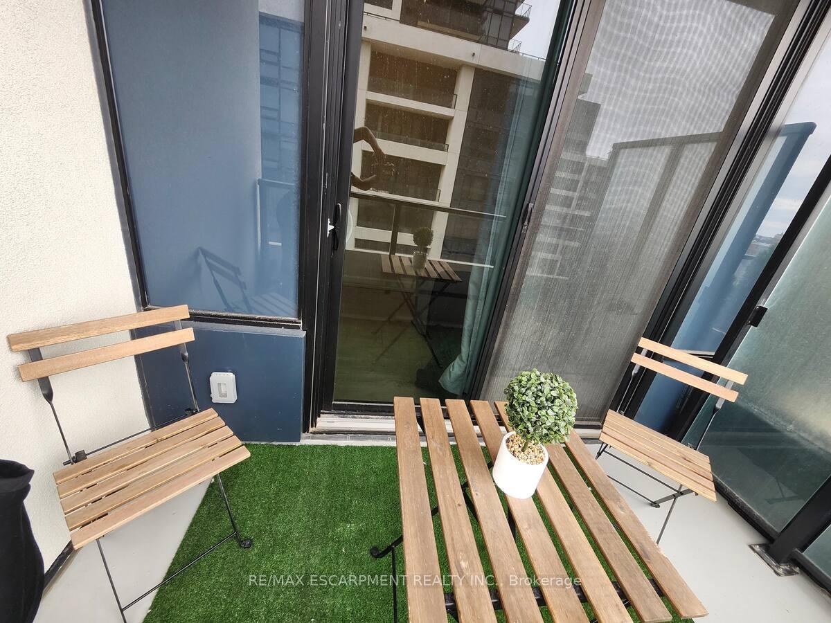 Photo 7 of Unit 607, 3220 William Coltson Avenue, Oakville, Joshua Meadows — HOMEH