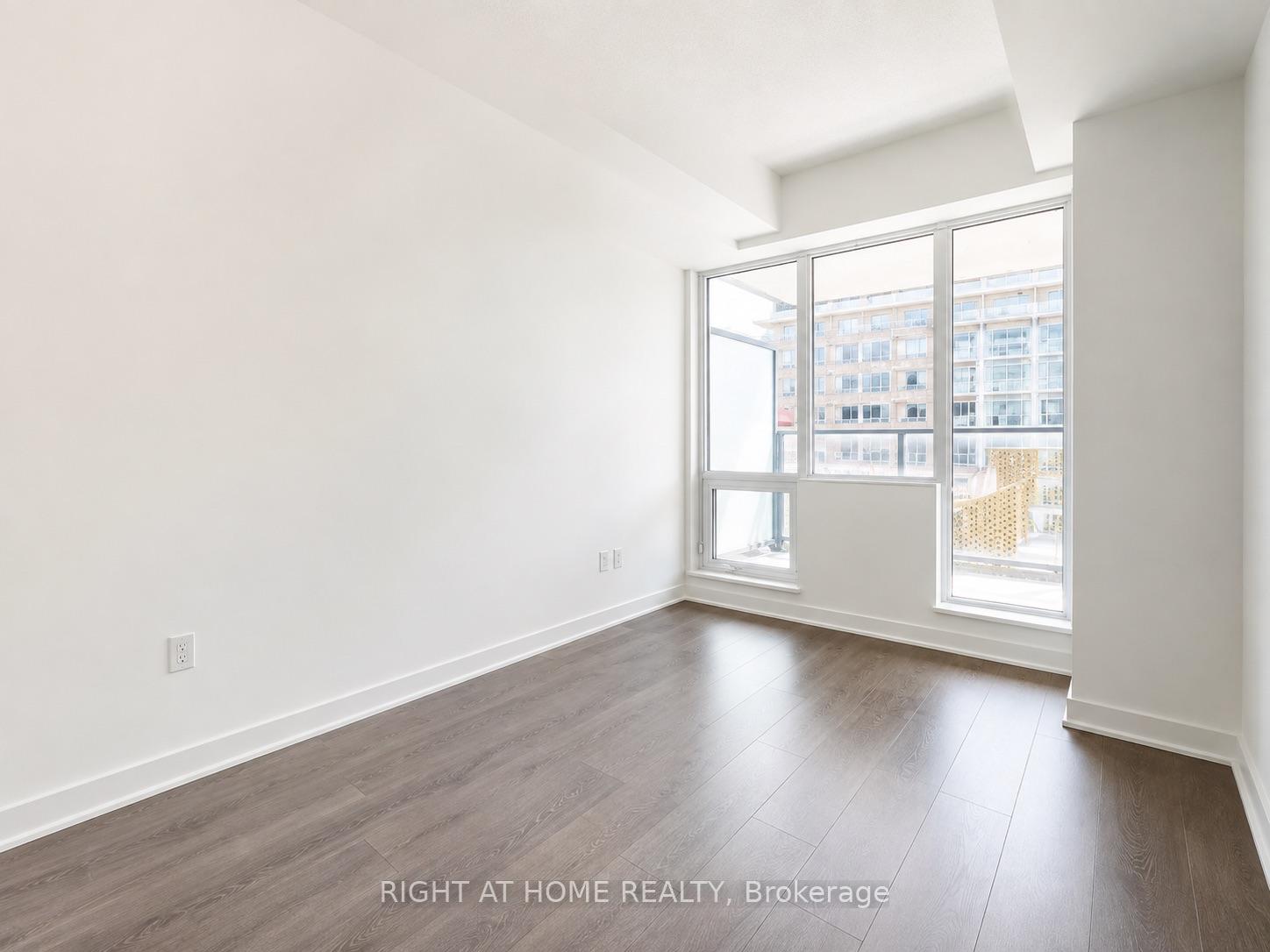 Photo 7 of Unit 910, 115 Blue Jays Way, Toronto, Waterfront Communities — HOMEH