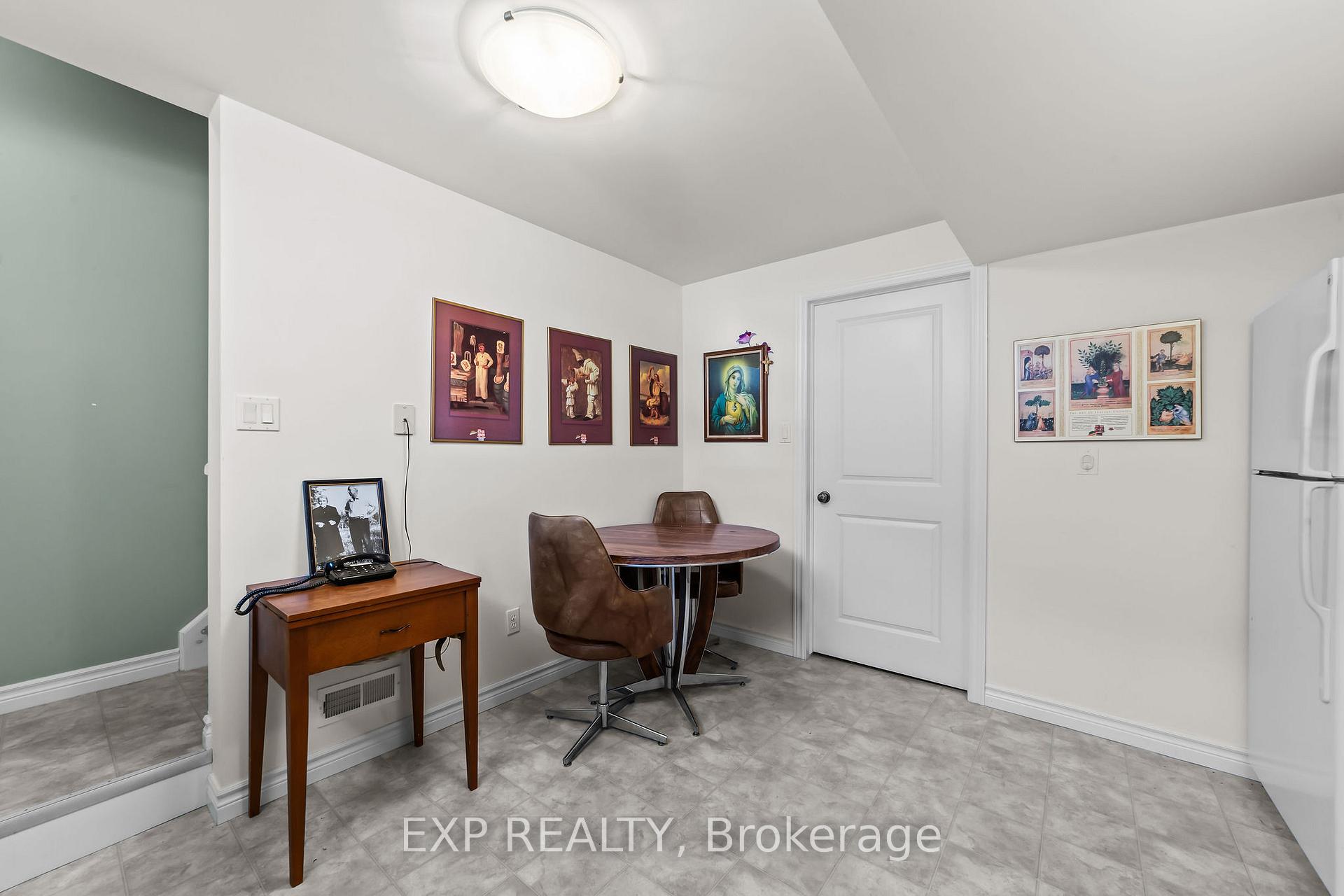 Photo 30 of 1991 Whippoorwill Place, London, North R — HOMEH
