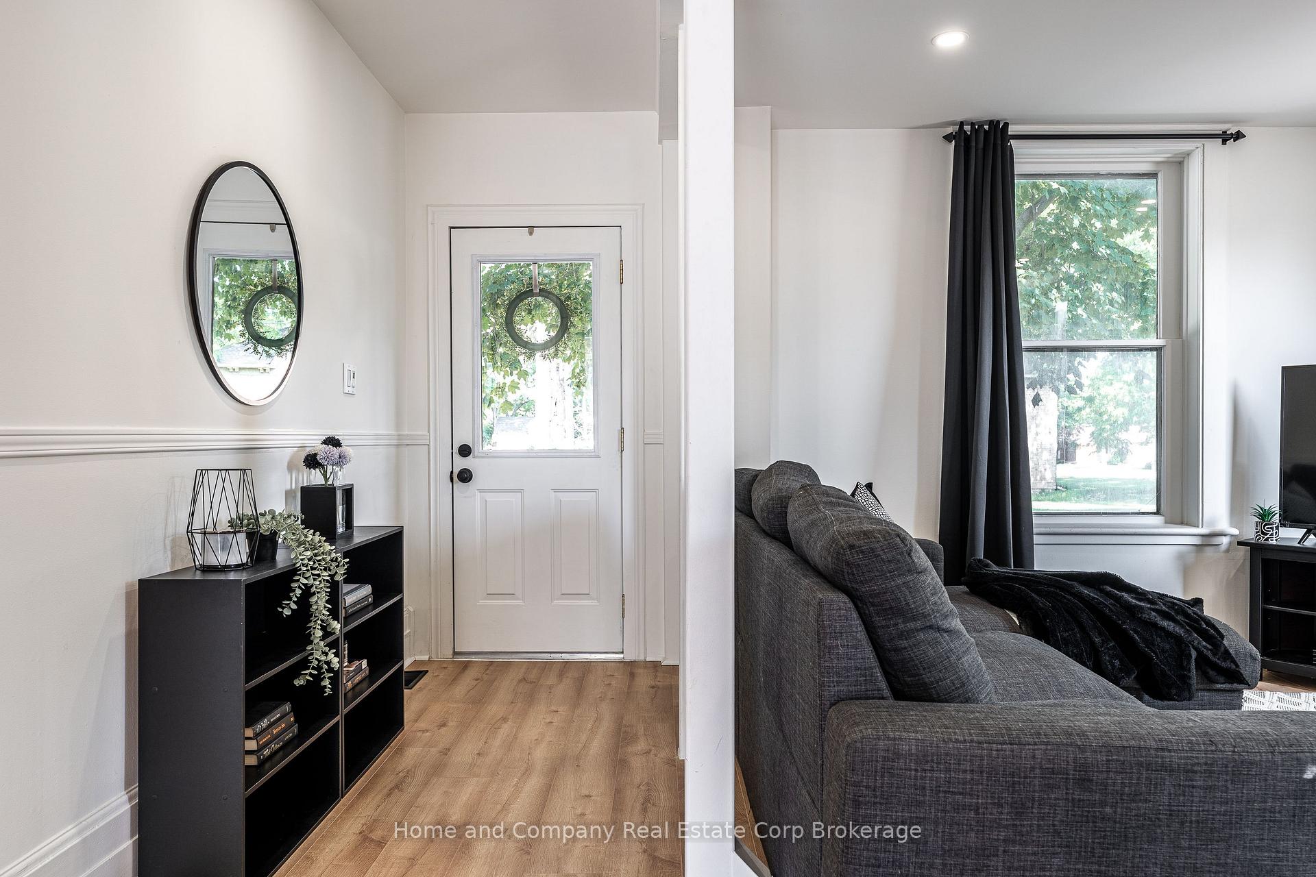 Photo 4 of 143 St David Street, West Perth, Mitchell — HOMEH
