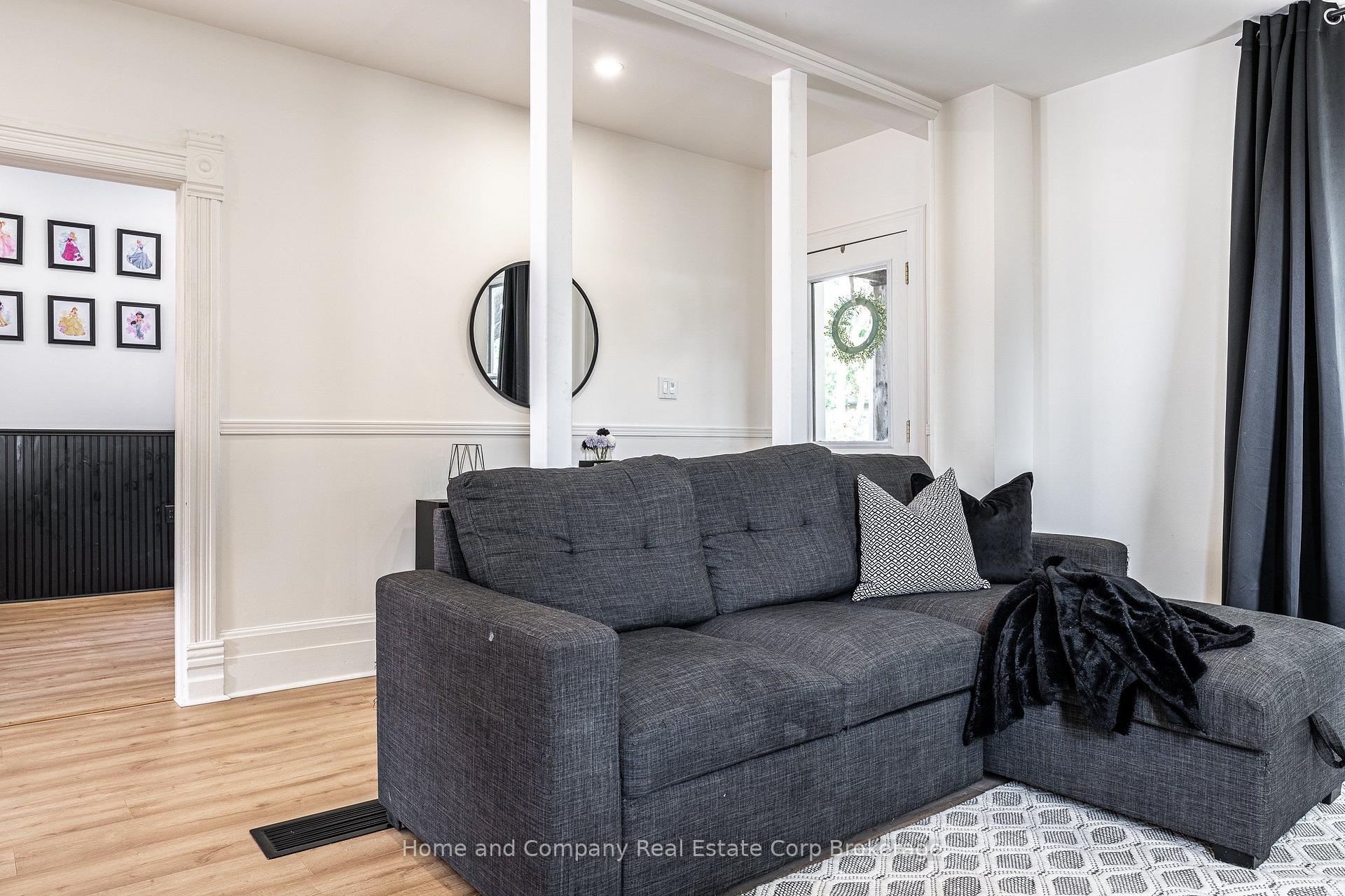 Photo 8 of 143 St David Street, West Perth, Mitchell — HOMEH