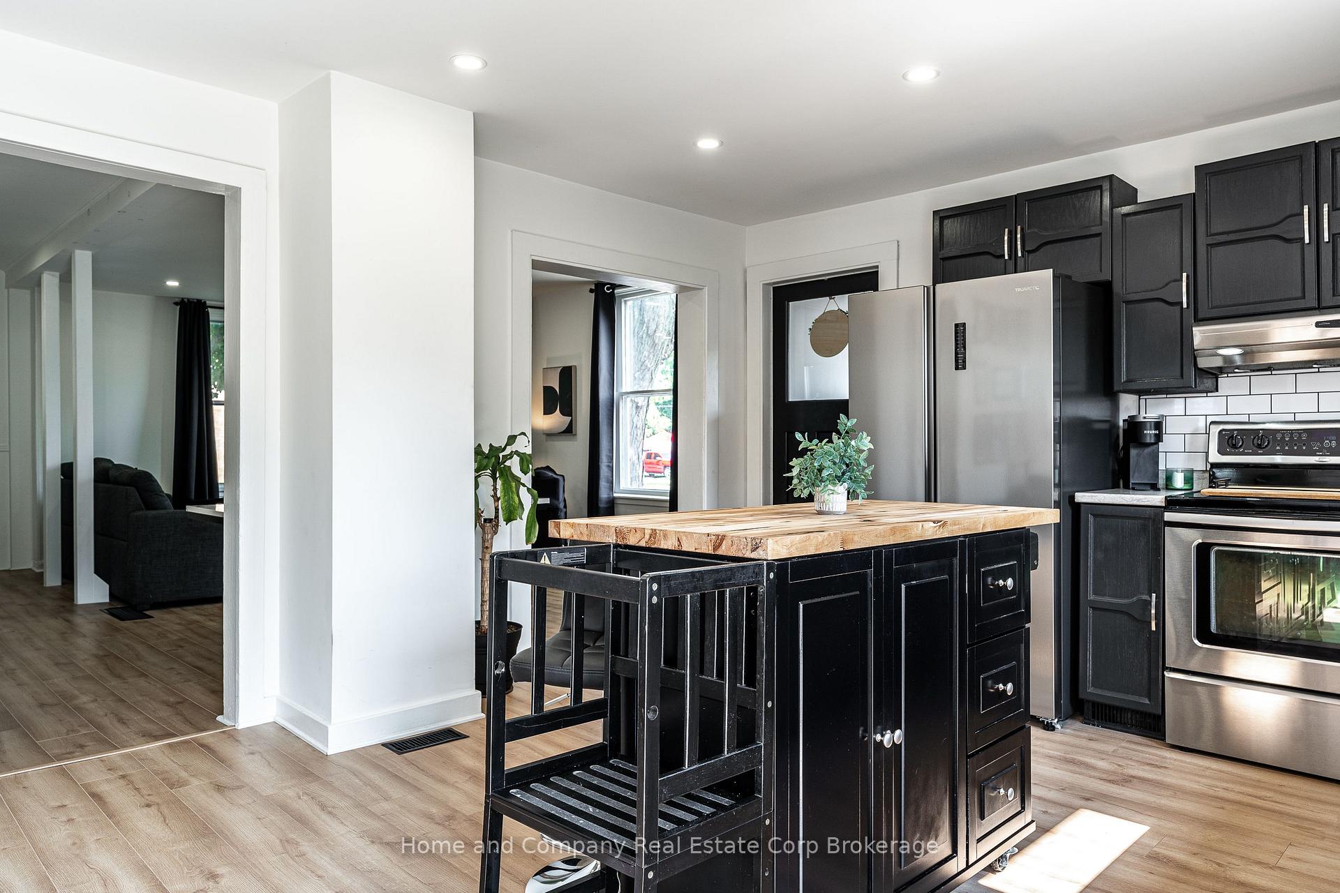 Photo 19 of 143 St David Street, West Perth, Mitchell — HOMEH