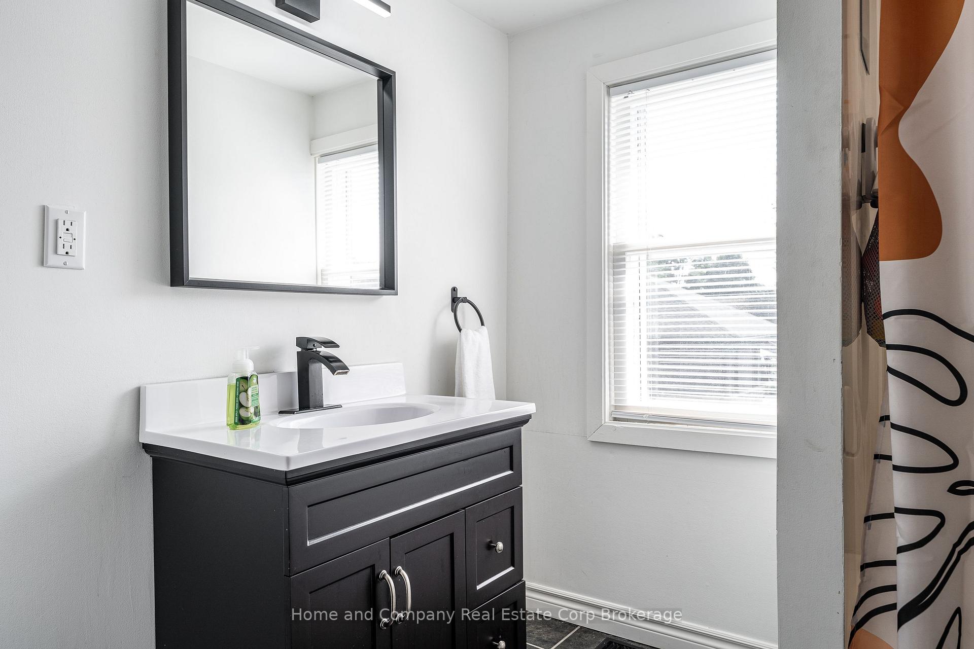 Photo 31 of 143 St David Street, West Perth, Mitchell — HOMEH