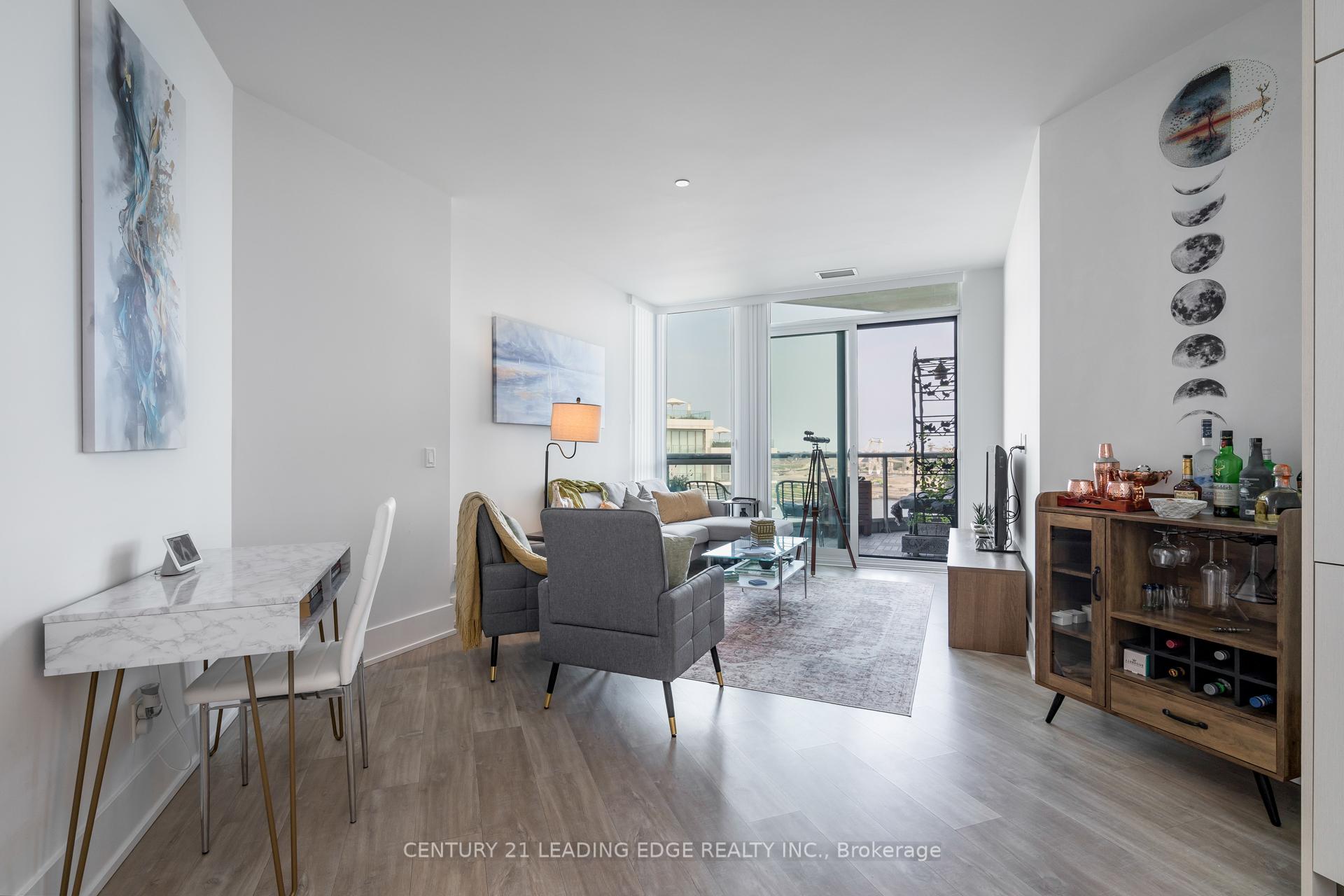 Photo 4 of Unit 919, 1 Edgewater Drive, Toronto, Waterfront Communities — HOMEH