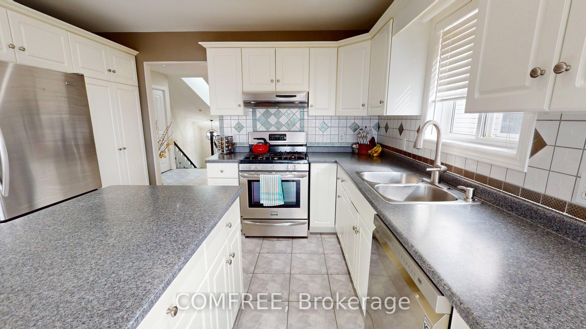 Photo 11 of 7136 Julie Drive, Niagara Falls, Forestview — HOMEH