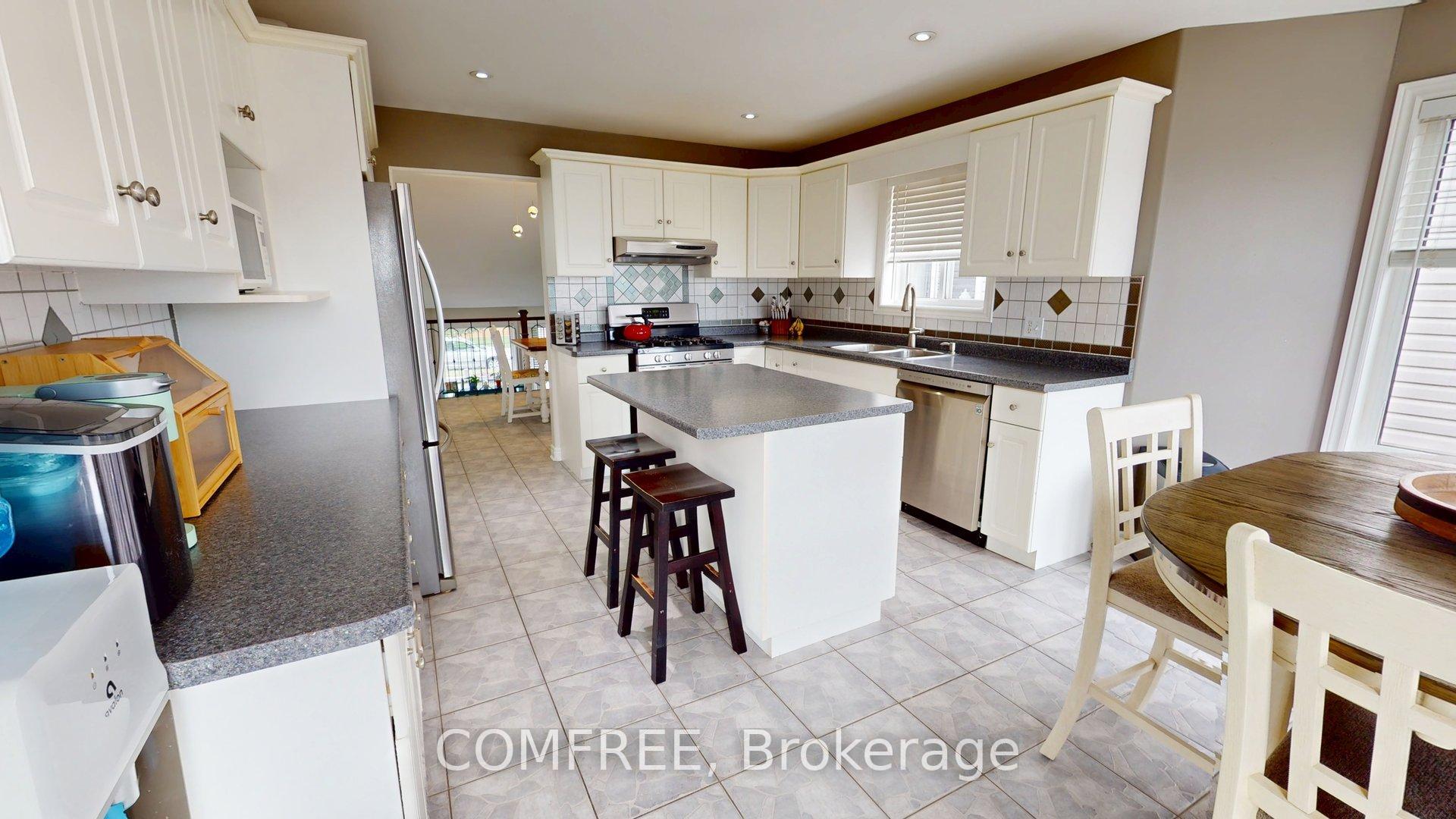 Photo 12 of 7136 Julie Drive, Niagara Falls, Forestview — HOMEH