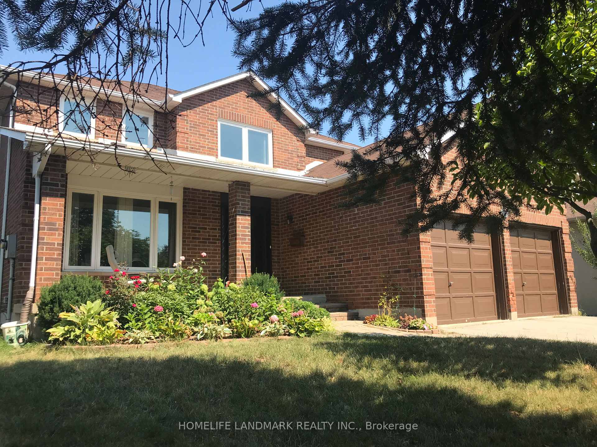 Front of 279 River Oaks Boulevard W
