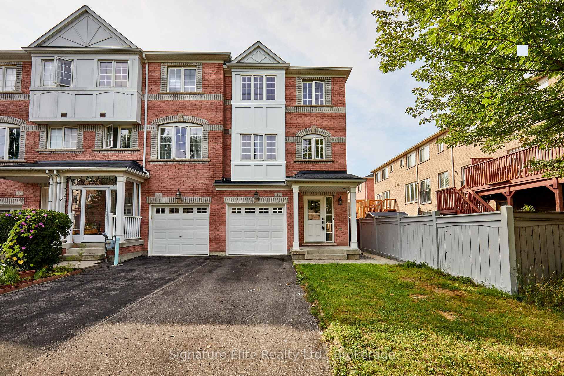 Photo 3 of Unit Upper, 11 Etienne Street, Scarborough, Clairlea-Birchmount — HOMEH