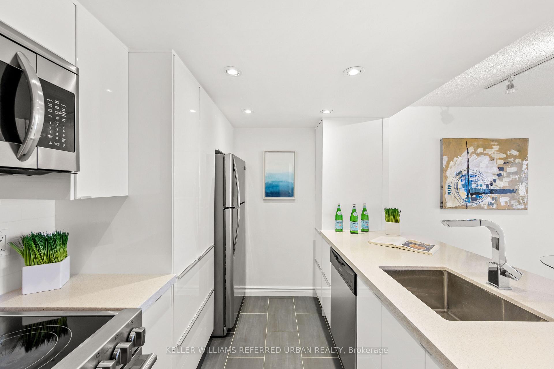 Photo 3 of Unit 1003, 725 King Street W, Toronto, Niagara — HOMEH