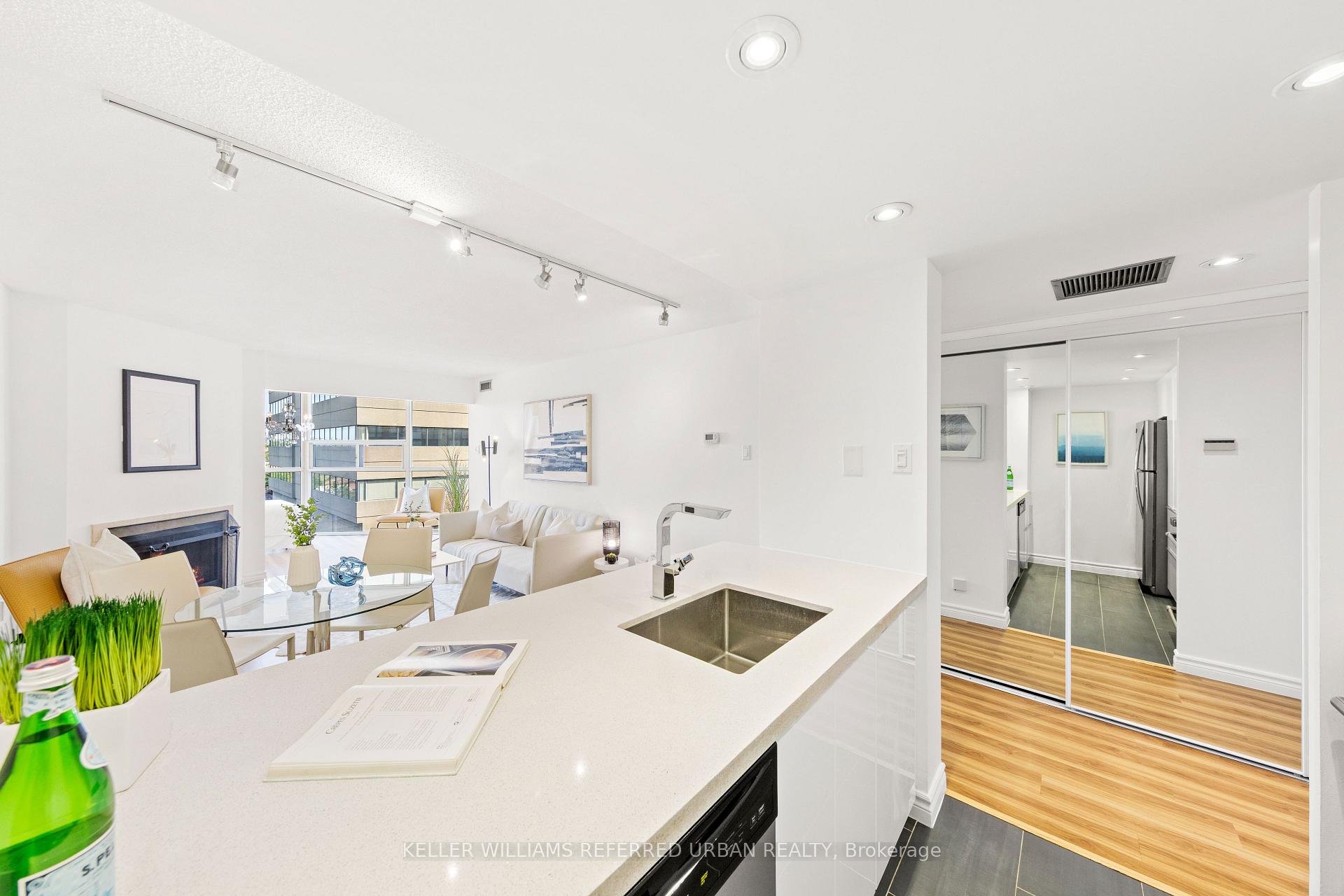 Photo 6 of Unit 1003, 725 King Street W, Toronto, Niagara — HOMEH