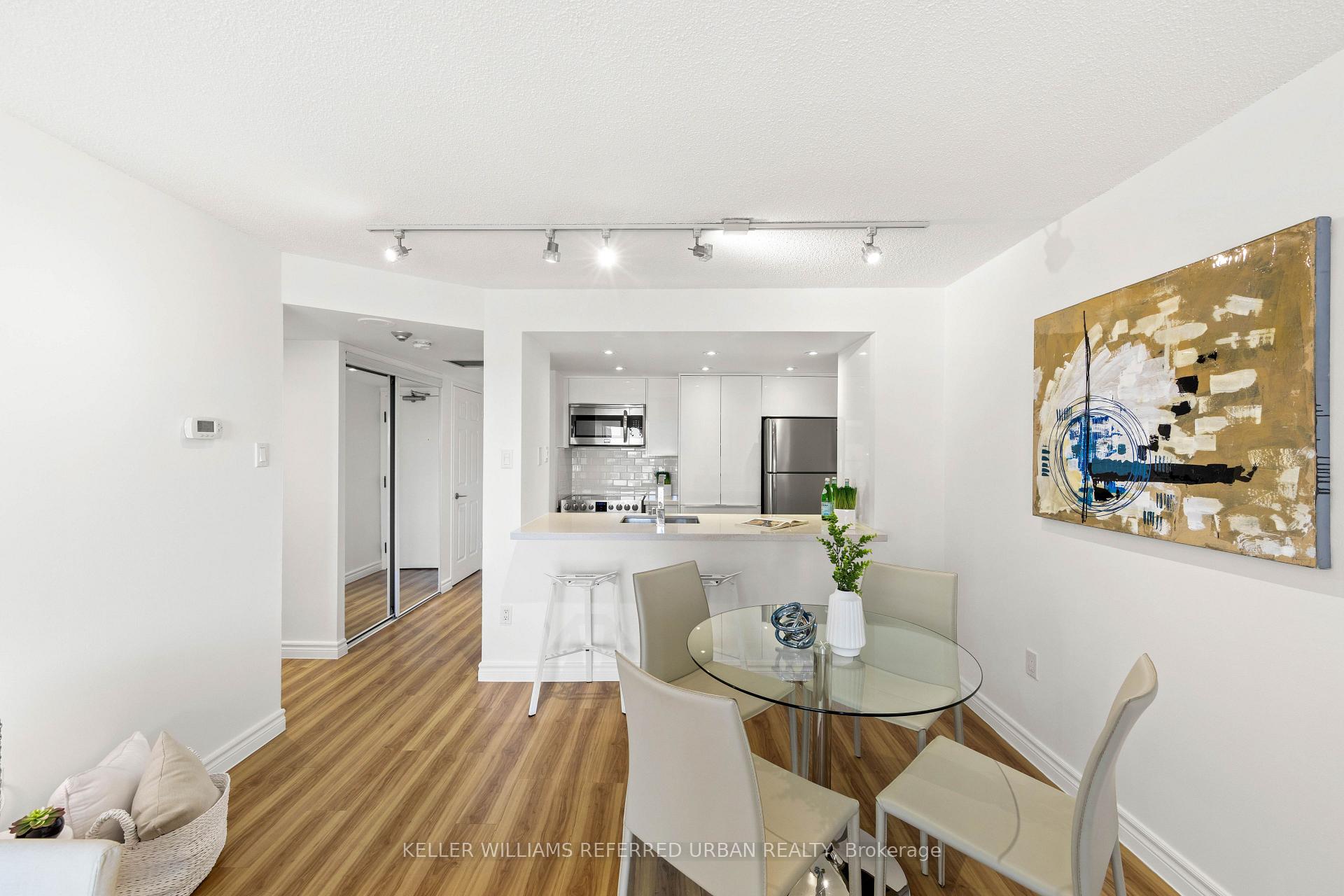 Photo 10 of Unit 1003, 725 King Street W, Toronto, Niagara — HOMEH