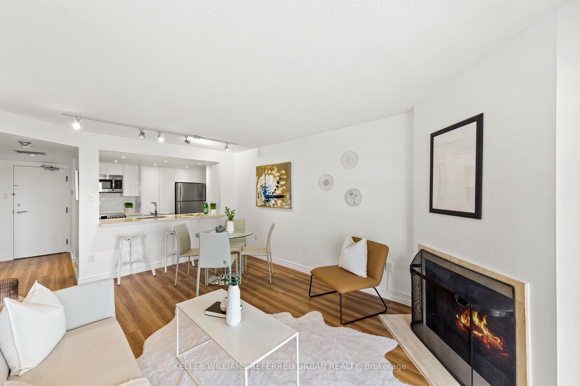 Photo 13 of Unit 1003, 725 King Street W, Toronto, Niagara — HOMEH