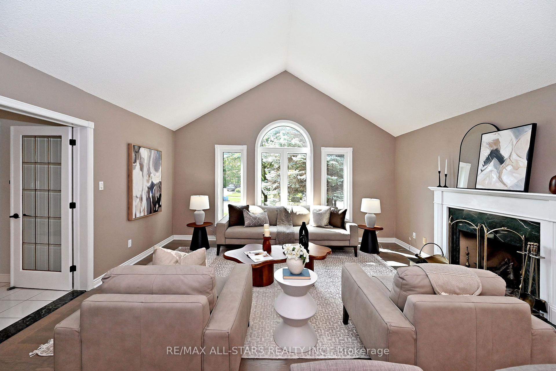 Photo 6 of 34 Captain Armstrong Lane, Markham, Sherwood-Amberglen — HOMEH