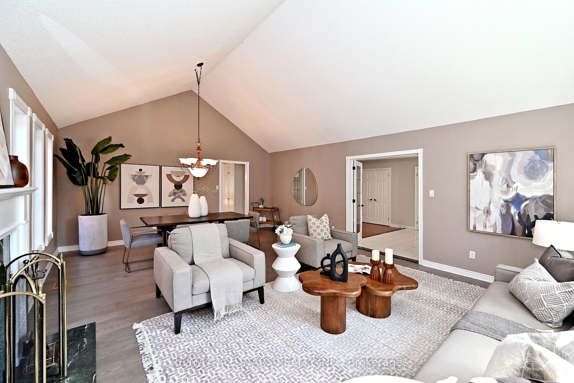 Photo 9 of 34 Captain Armstrong Lane, Markham, Sherwood-Amberglen — HOMEH