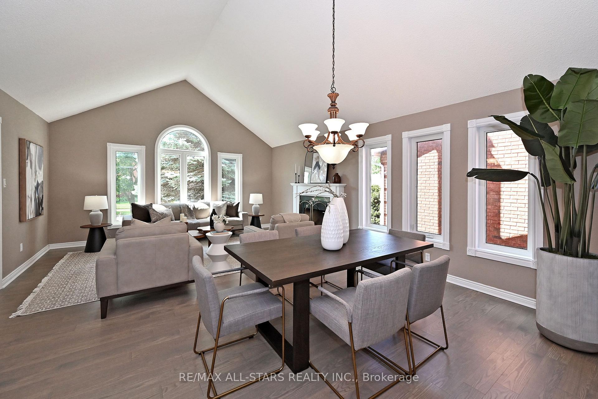 Photo 10 of 34 Captain Armstrong Lane, Markham, Sherwood-Amberglen — HOMEH